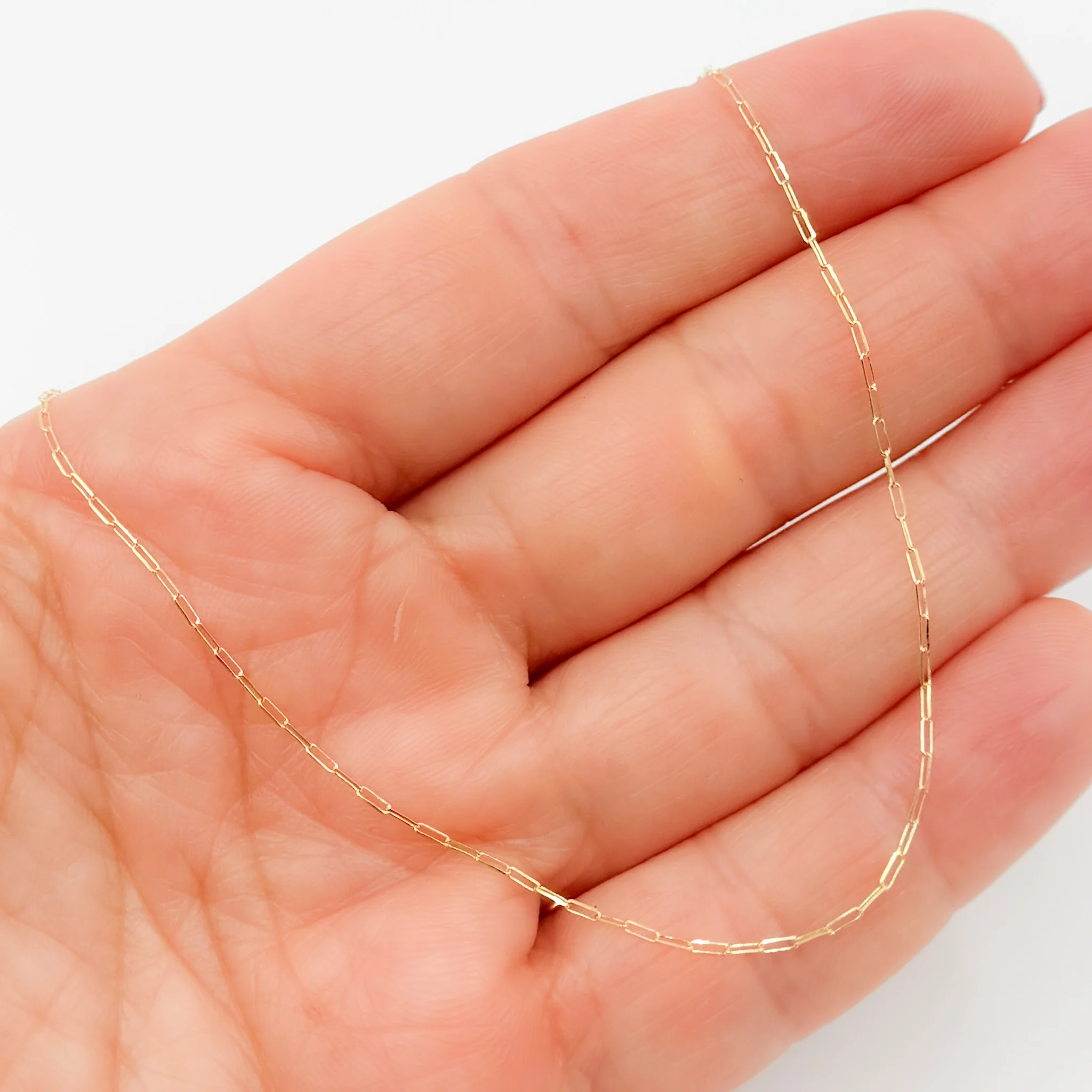025FVBFVT518K. 18K Solid Yellow Gold Flat Paperclip Necklace - Image 2