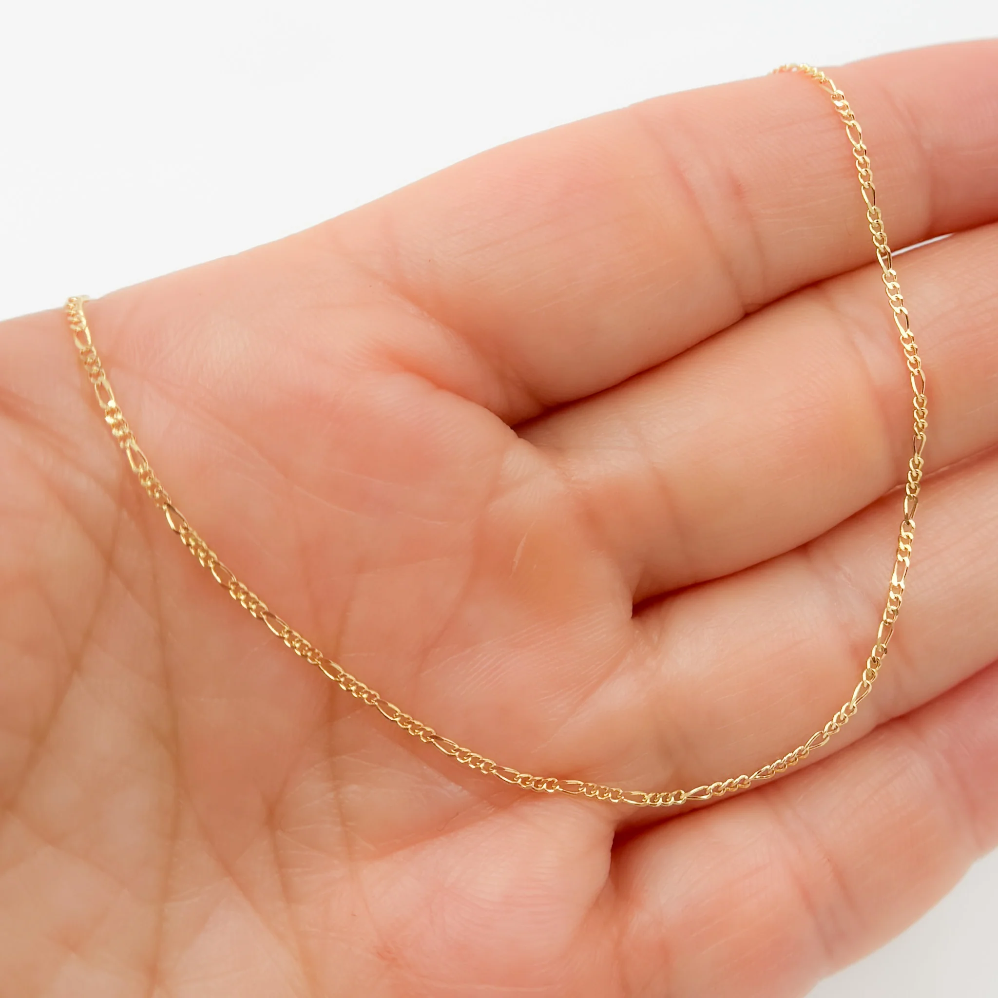 030GA3BGT218K. 18K Solid Gold Flat Figaro Link Chain - Image 4