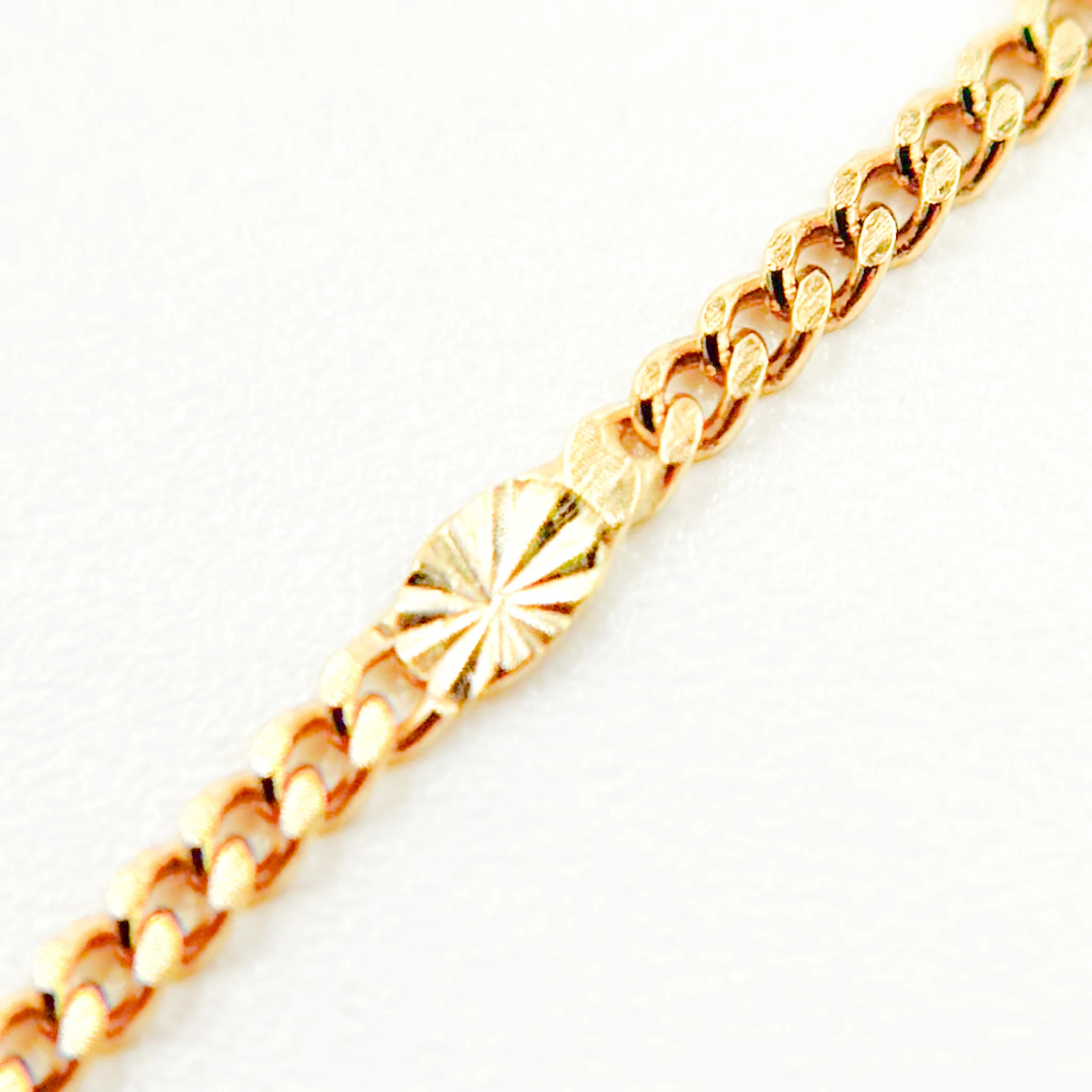 030GNBA22T2. 14k Solid Gold Curb & Diamond Cut Marina Link Chain - Image 3