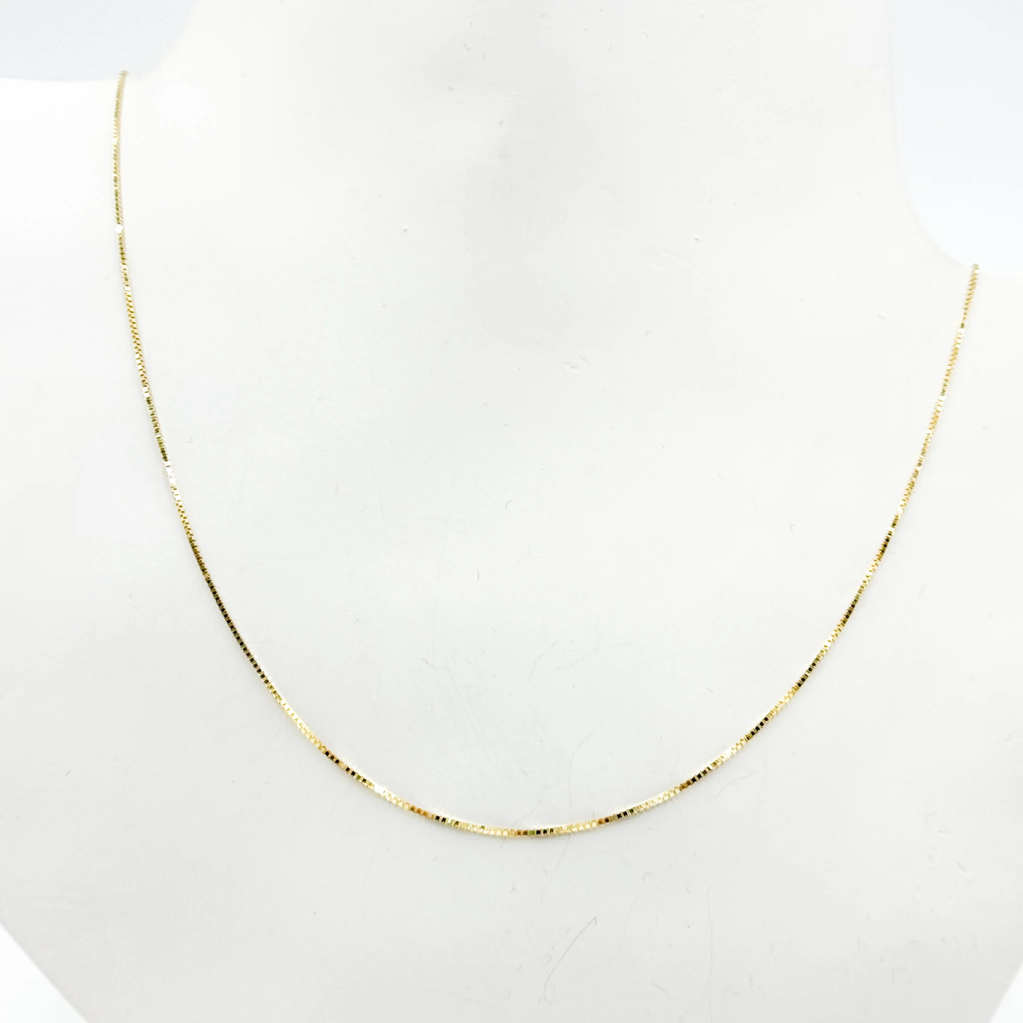 040VED18K. 18K Solid Gold Box Chain - Image 5