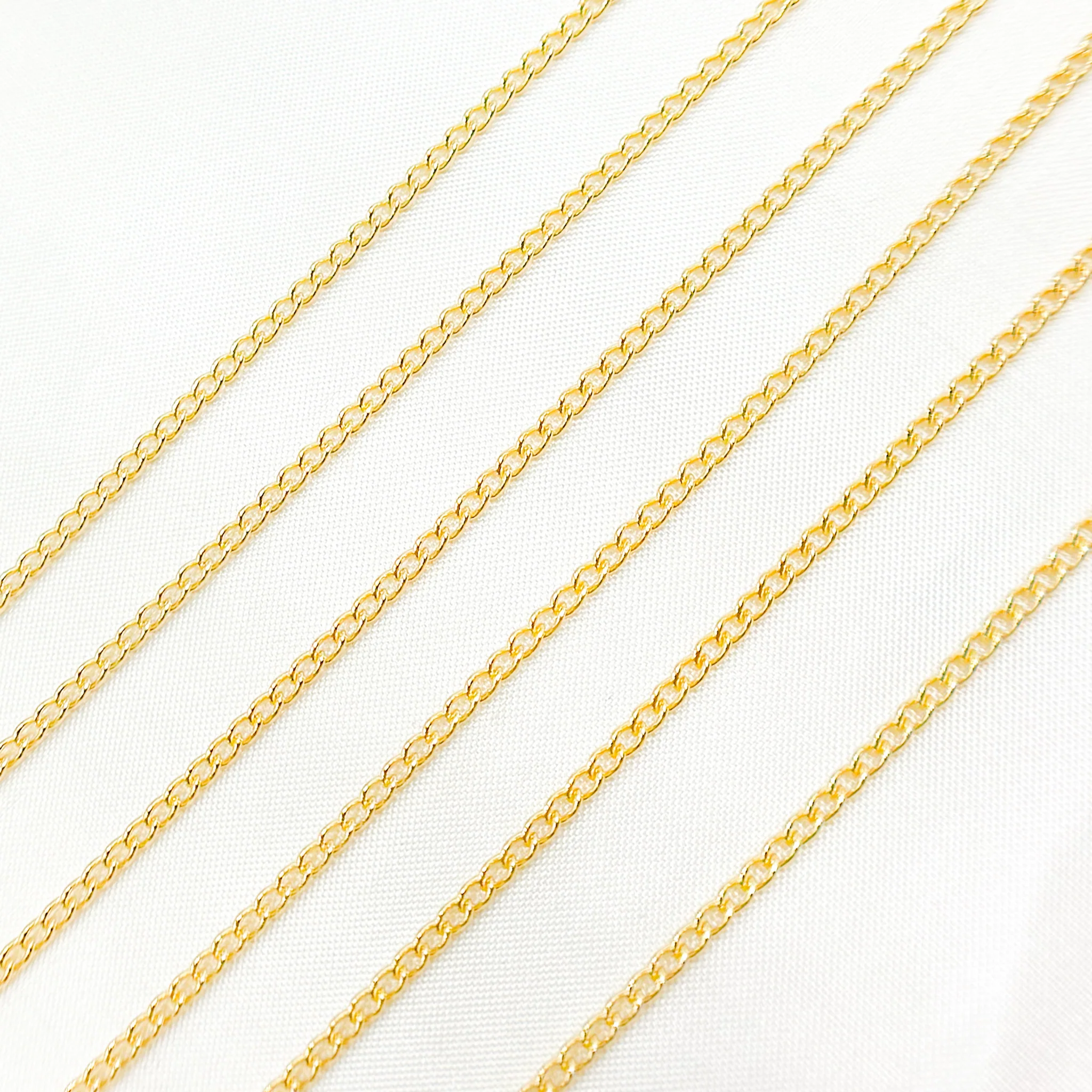 050GMLGbyFt. 14K Solid Gold Smooth Curb Chain - Image 3
