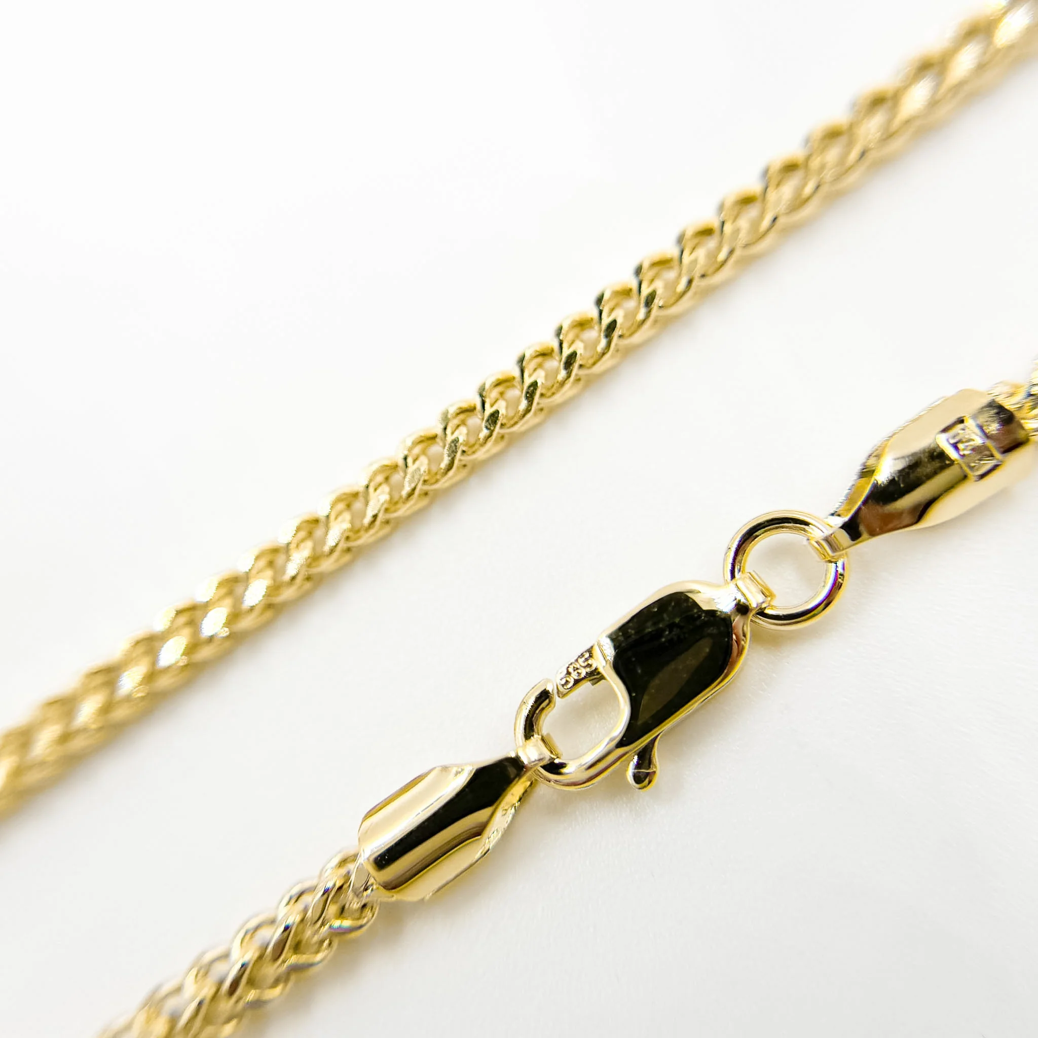 060HVI2004000. 14K Yellow Gold Hollow Franco Chain - Image 5