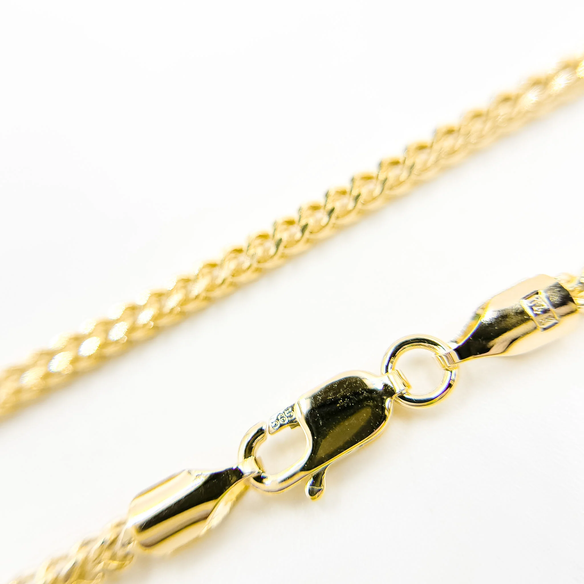 060HVI2004000. 14K Yellow Gold Hollow Franco Chain - Image 6