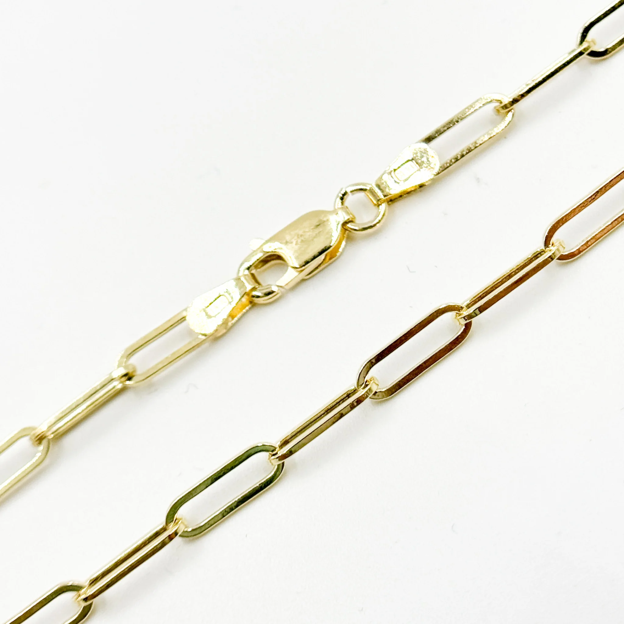 070HVR0124000. 14K Yellow Gold Flat Paperclip Chain - Image 2