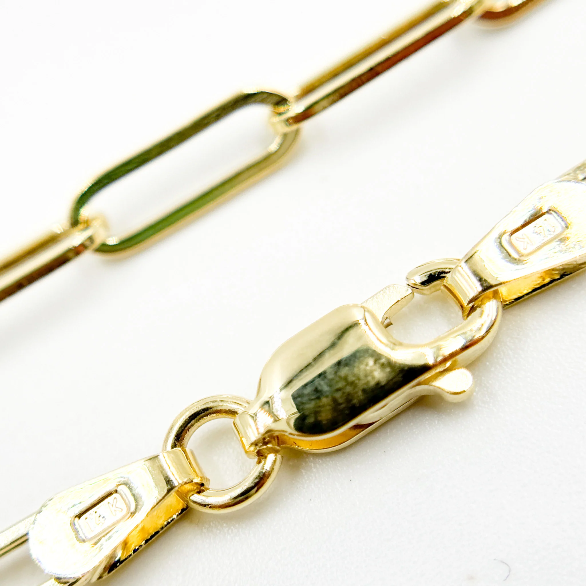 070HVR0124000. 14K Yellow Gold Flat Paperclip Chain - Image 3
