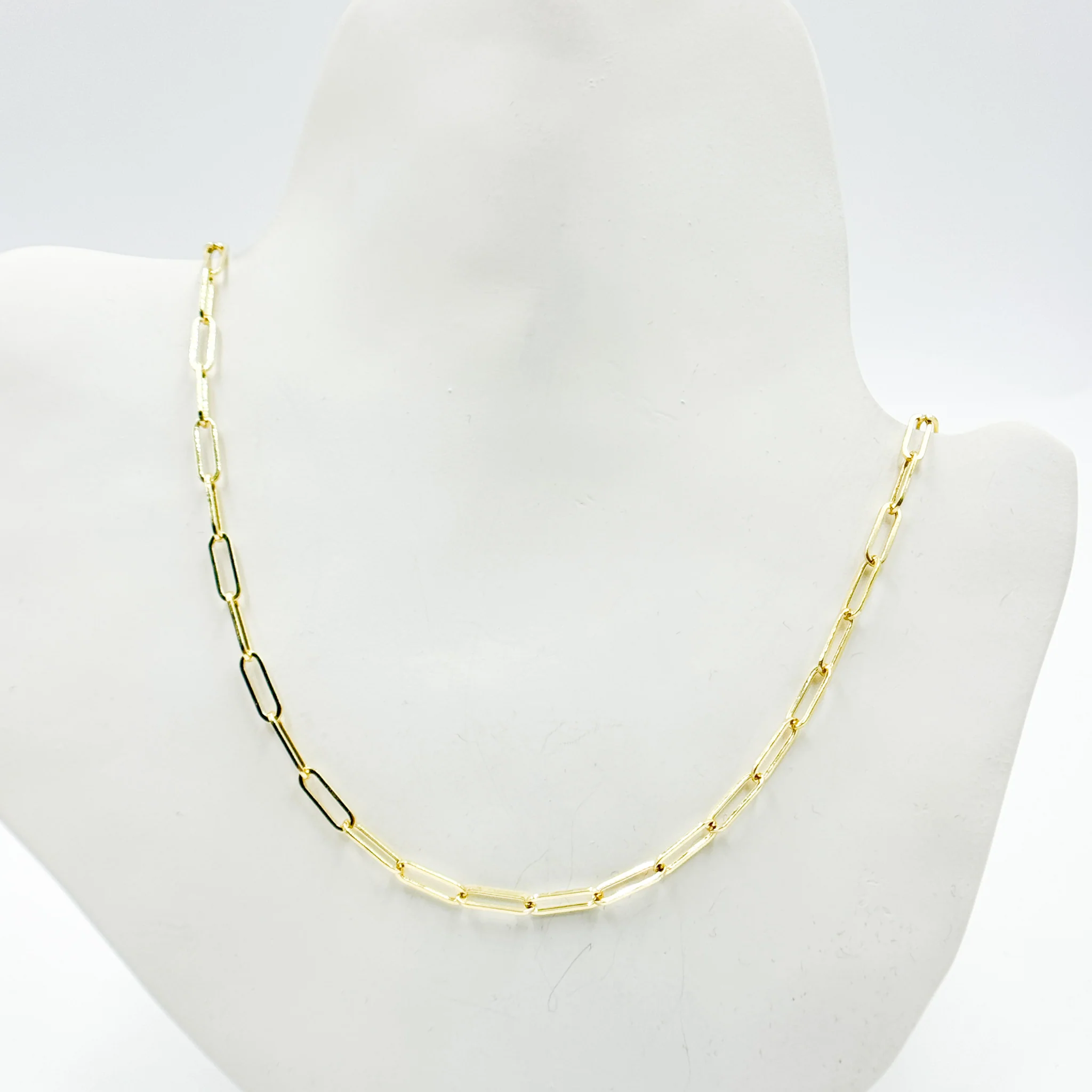 070HVR0124000. 14K Yellow Gold Flat Paperclip Chain - Image 6