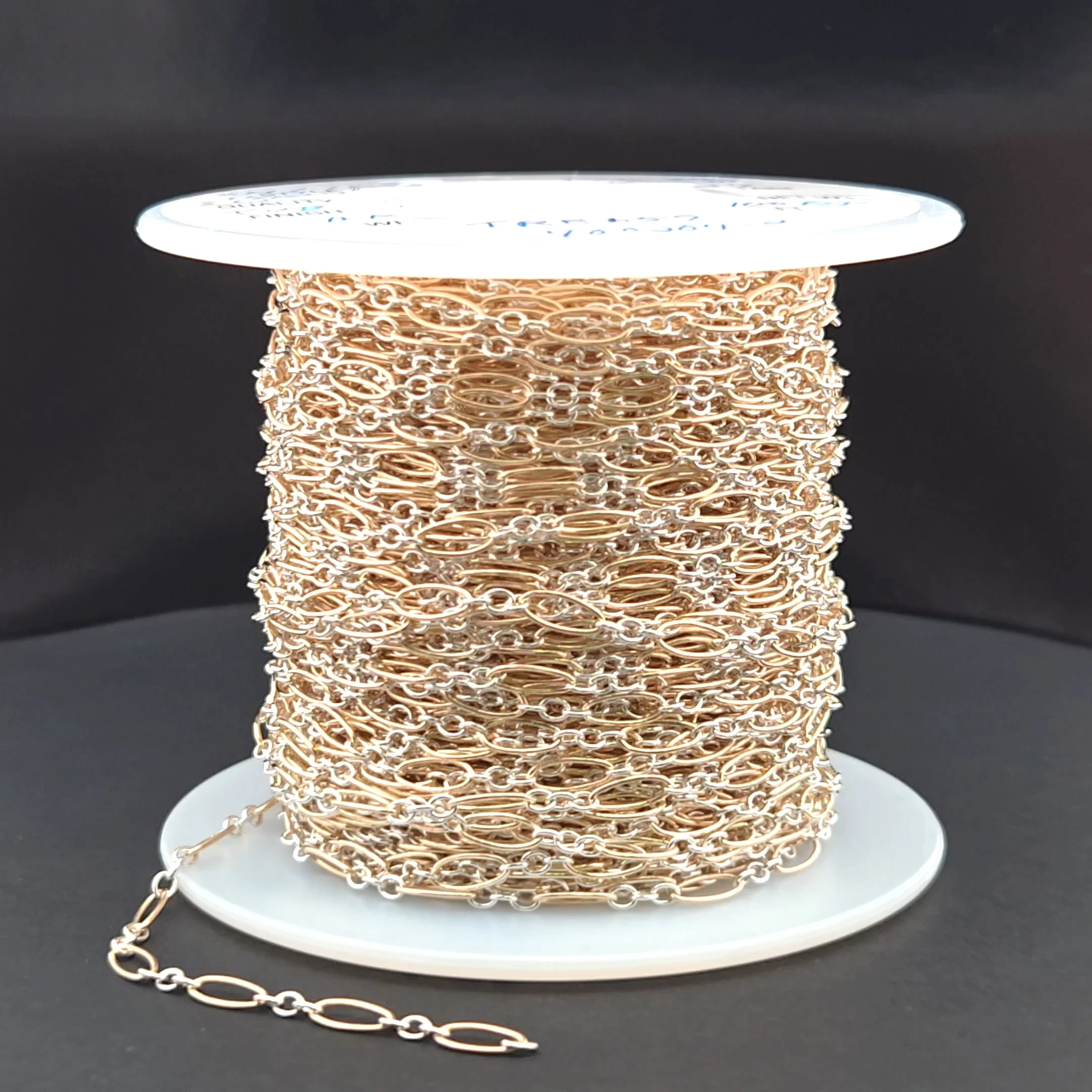 XM/1023. Two Tone Oval and Round Links Chain - Image 10