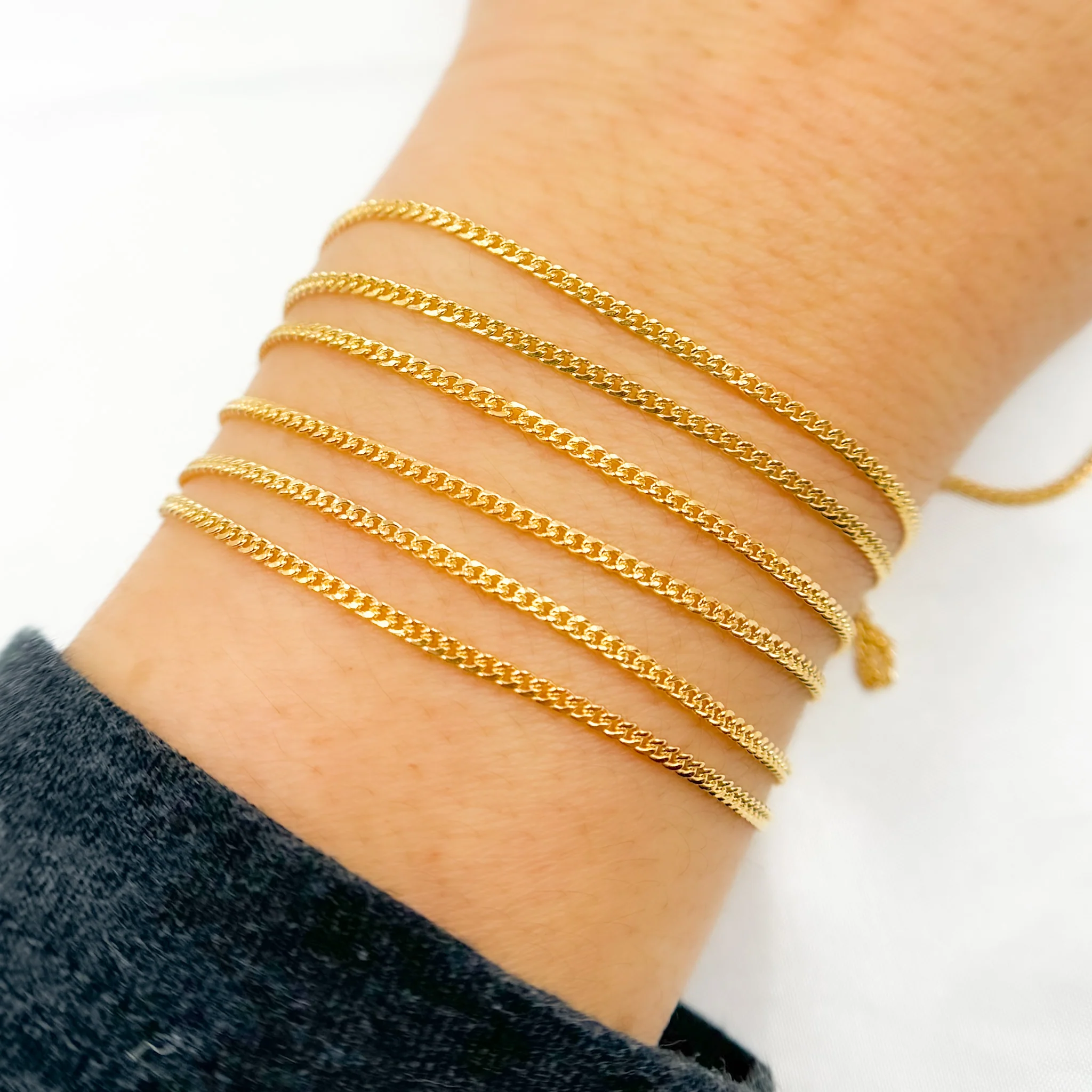 68HRGF. 14K Gold-Filled Flat Curb Chain - Image 5