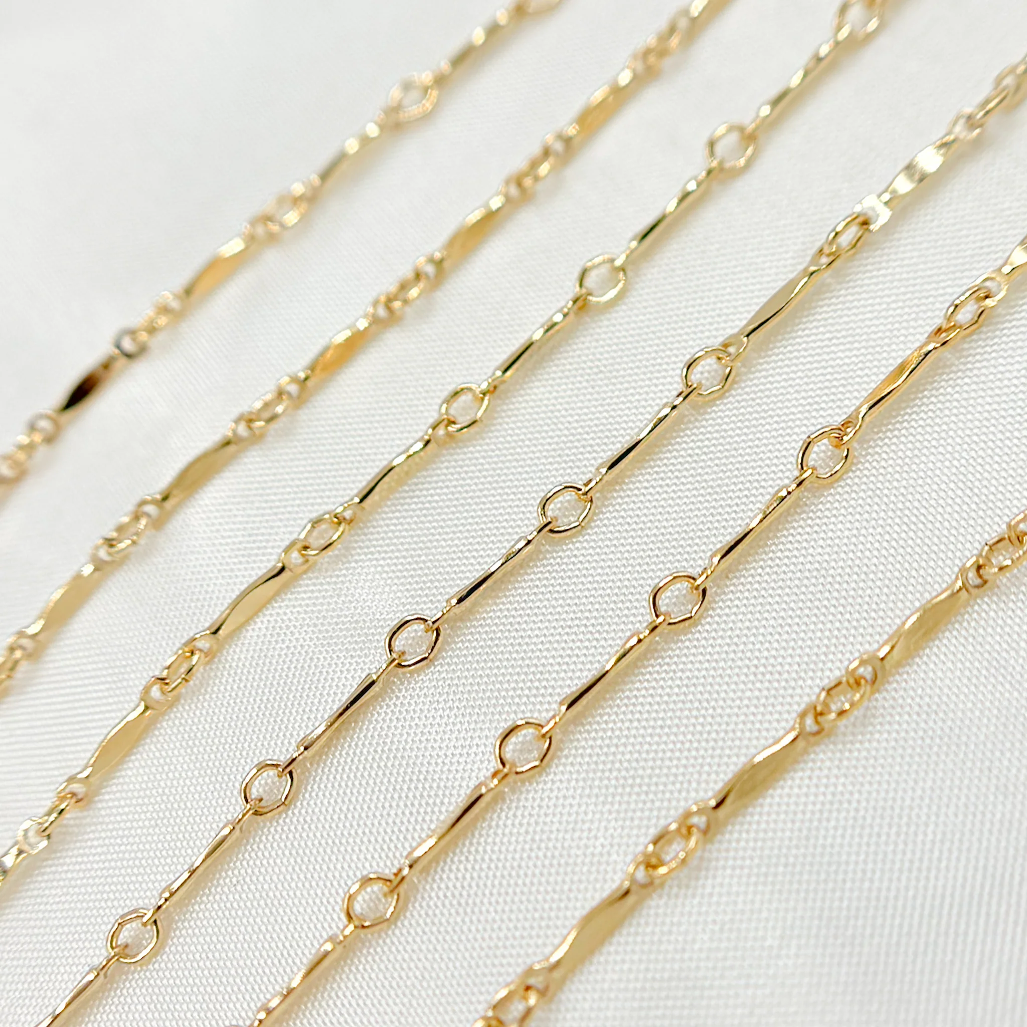 568GF. 14K Gold Filled Dapped Bar Chain - Image 7