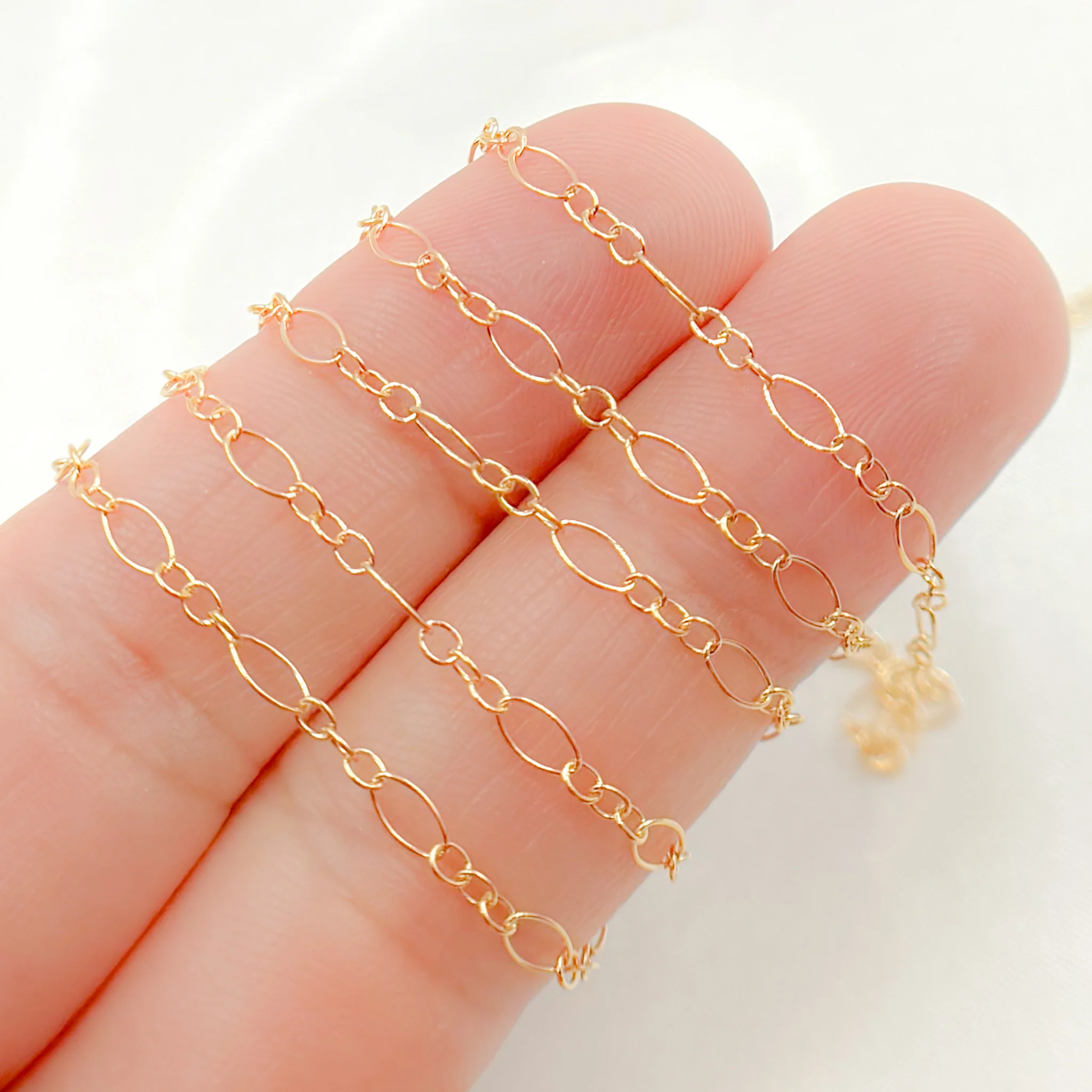 716-801GF. 14K Gold Filled Long & Short Link Chain - Image 2