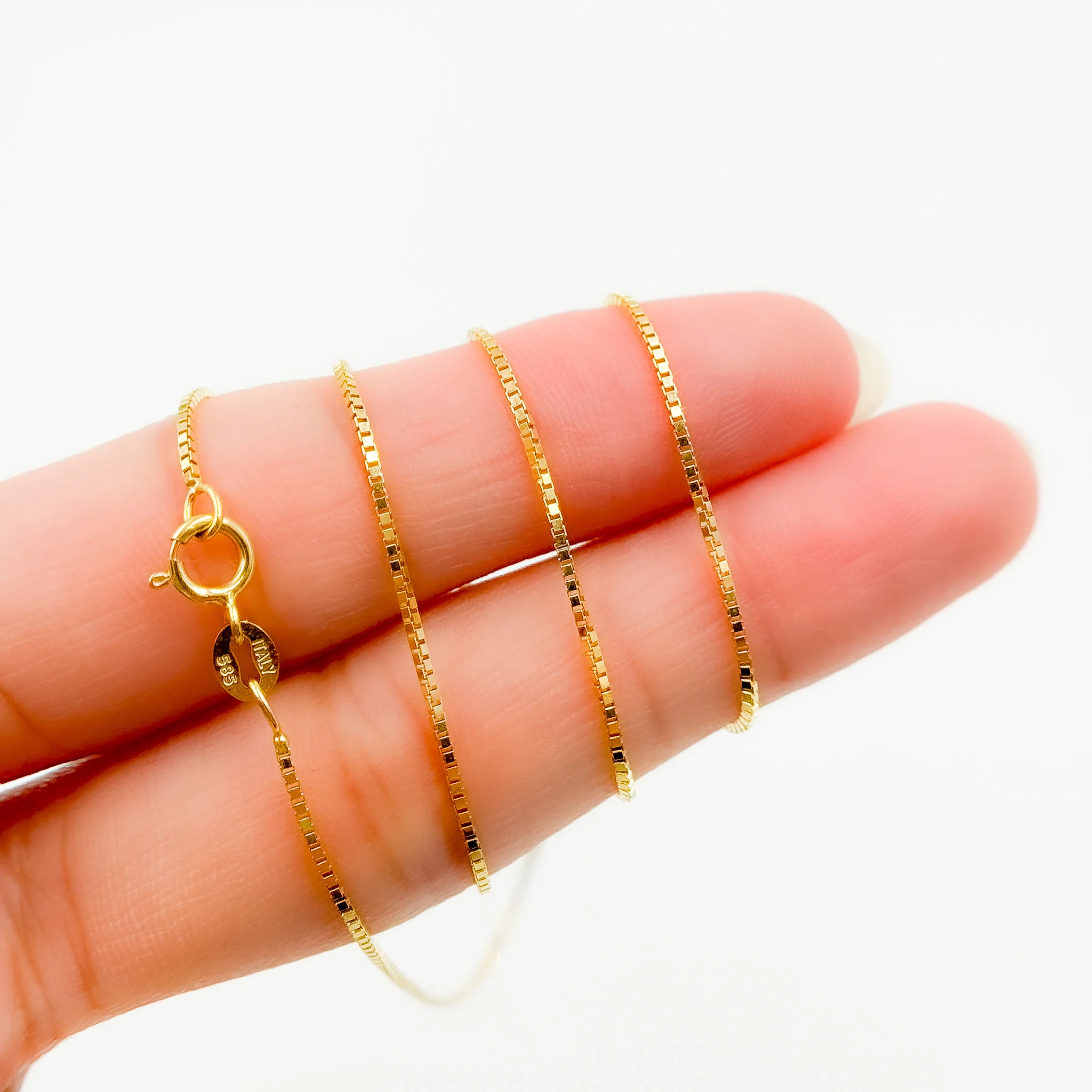 058VED. 14K Solid Gold Link Box Chain - Image 4
