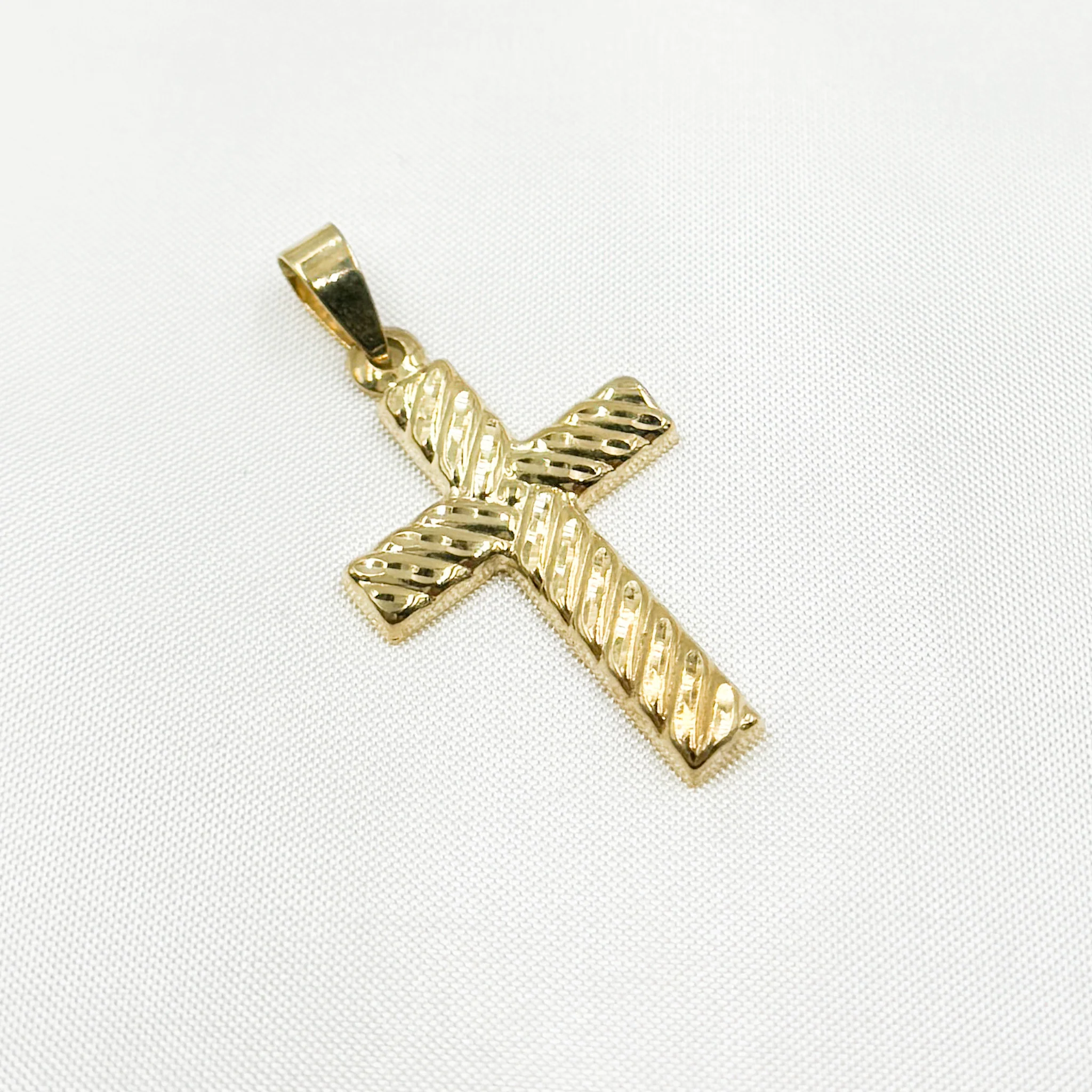 GDP673. 14K Solid Gold Cross Charm with Diamond Cut