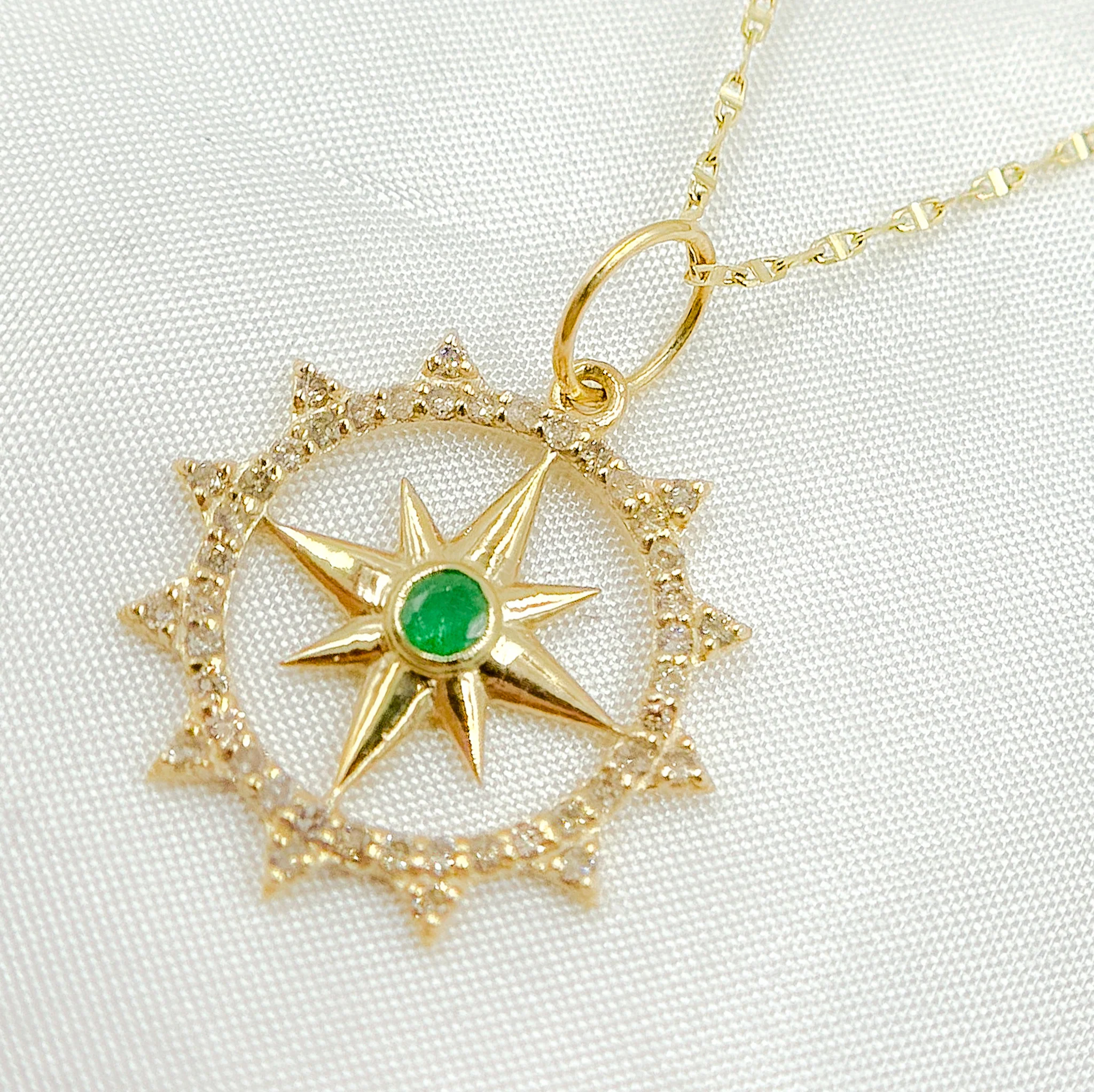 14k Solid Gold Diamond and Emerald Star Charm. GDP636 - Image 3