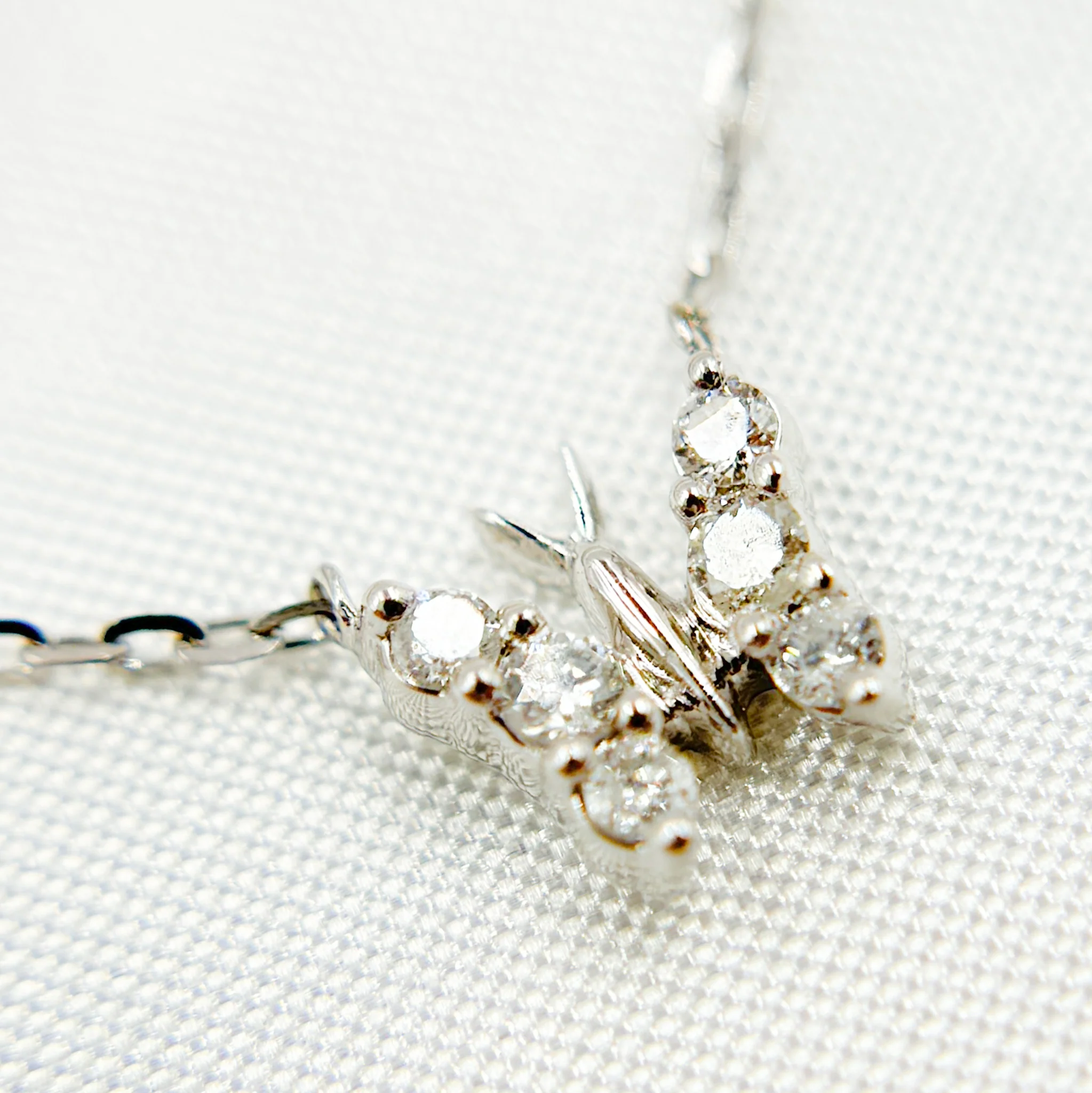 NT400107. 14K Solid Gold Diamond Butterfly Shape Necklace - Image 3