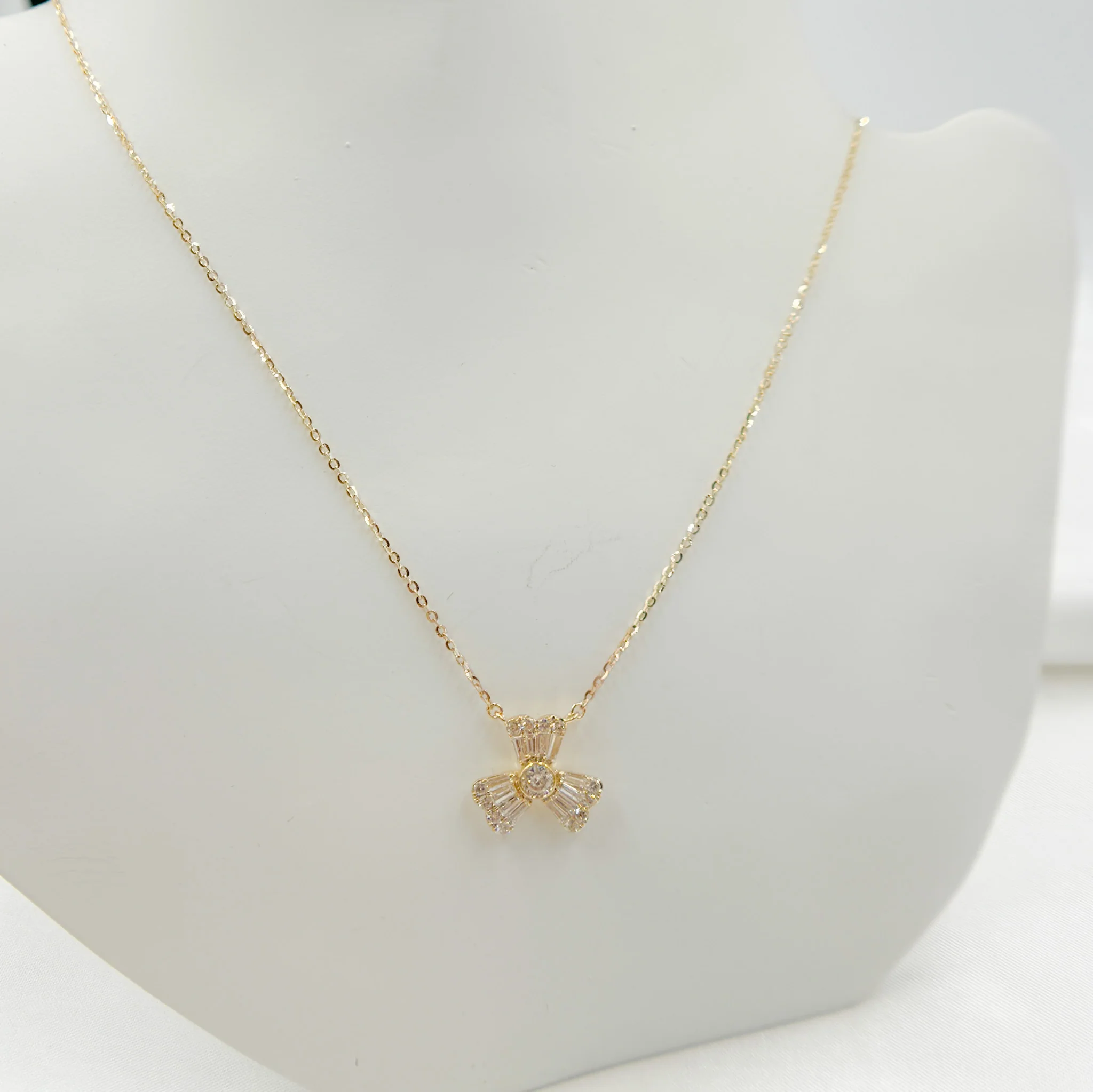 NFG71572. 14k Solid Gold Diamond Flower Necklace - Image 3