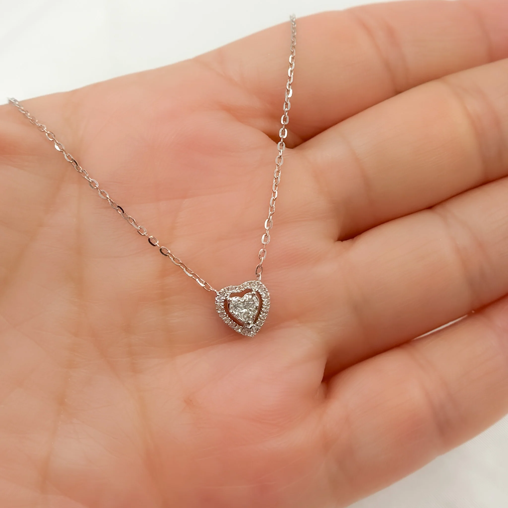 NT400266. 14K Solid Gold Diamond Heart Shape Necklace