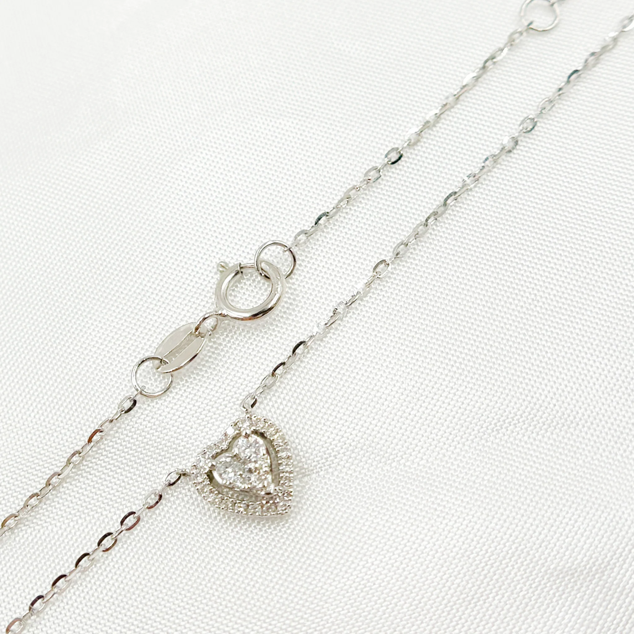 NT400266. 14K Solid Gold Diamond Heart Shape Necklace - Image 4