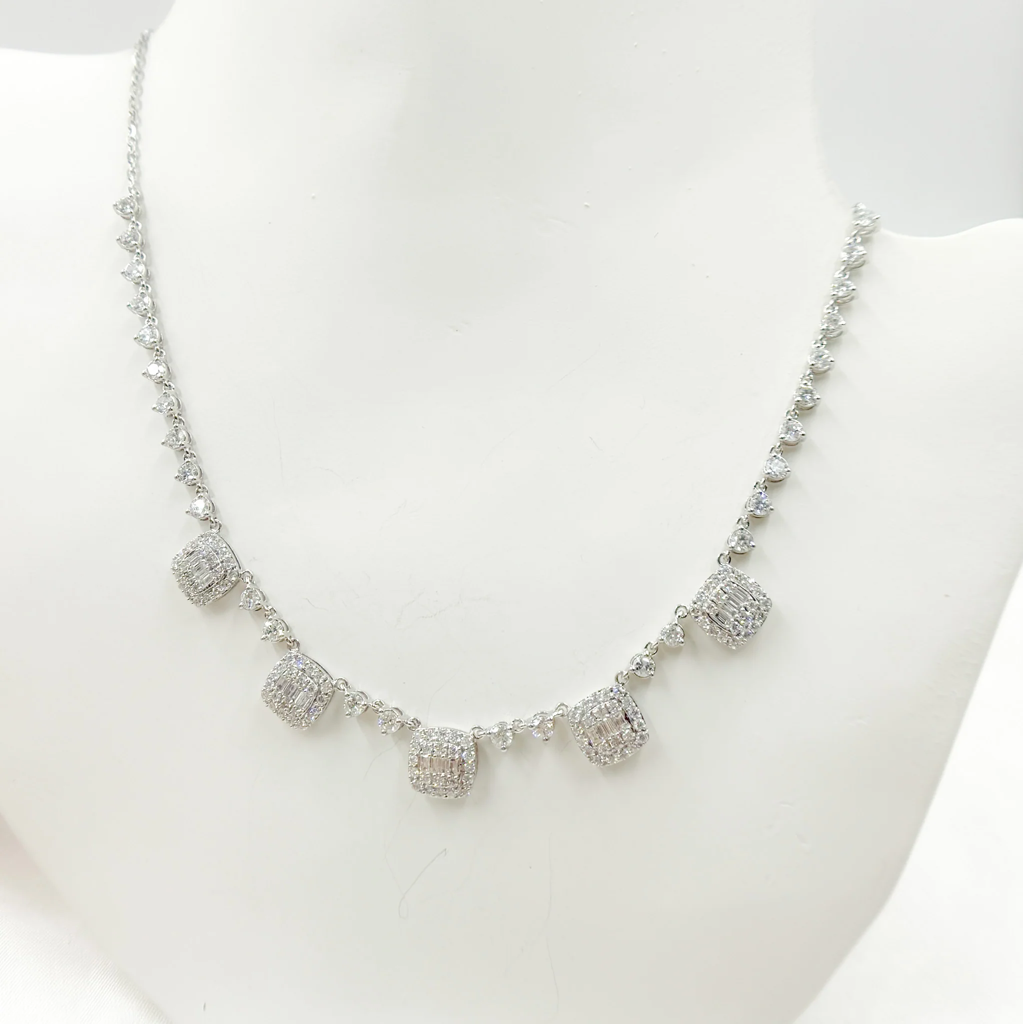 NK401364. 14K Solid Gold Diamond Necklace - Image 4