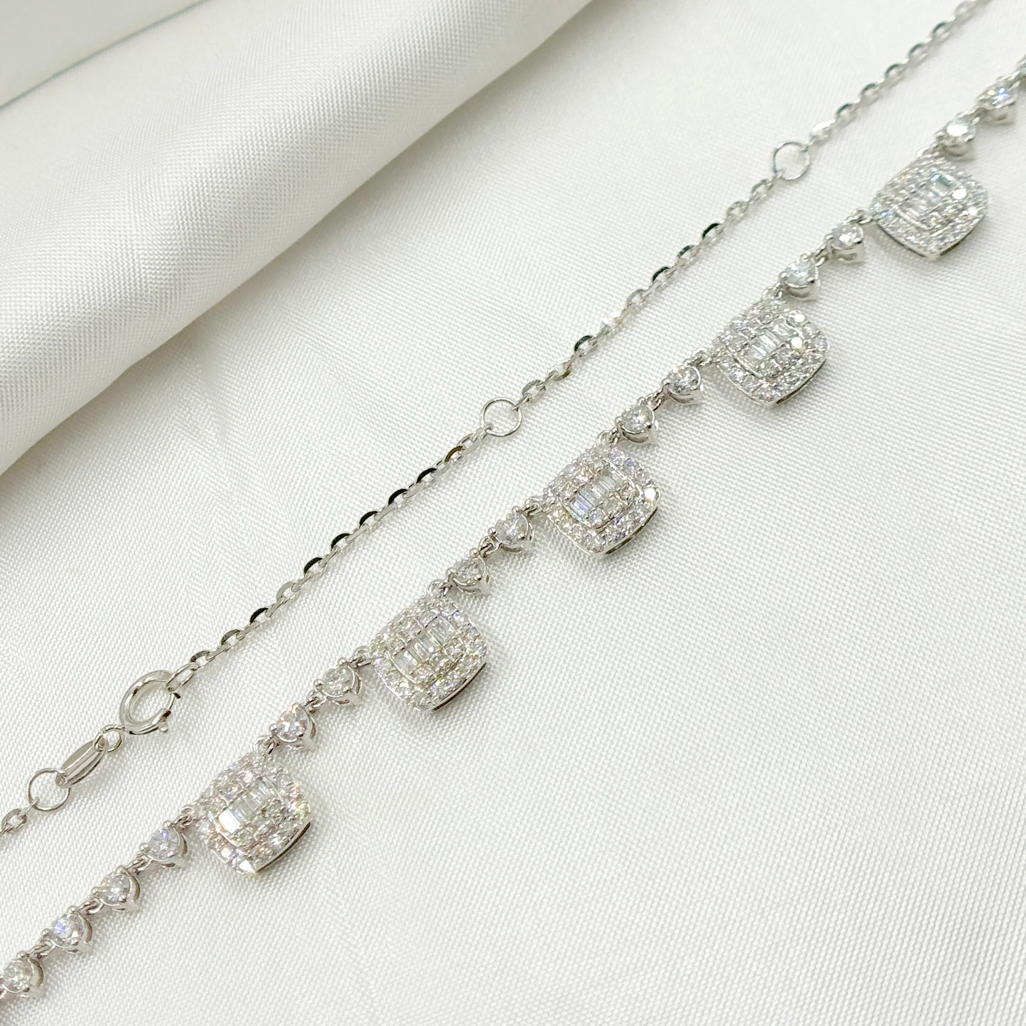 NK401364. 14K Solid Gold Diamond Necklace - Image 5
