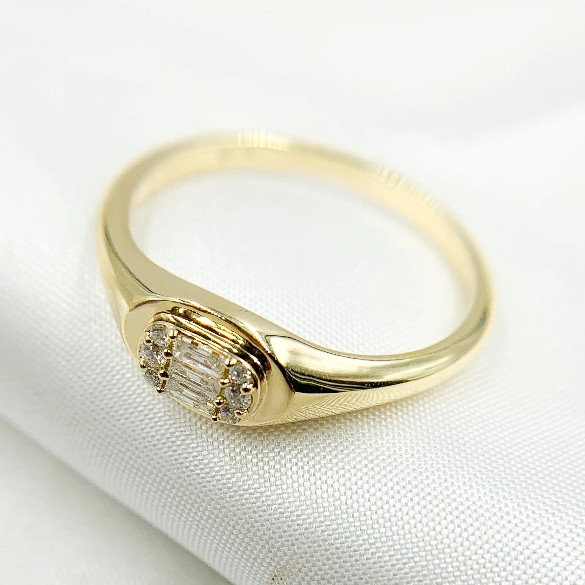 14K Solid Gold Diamond Ring. RN414311