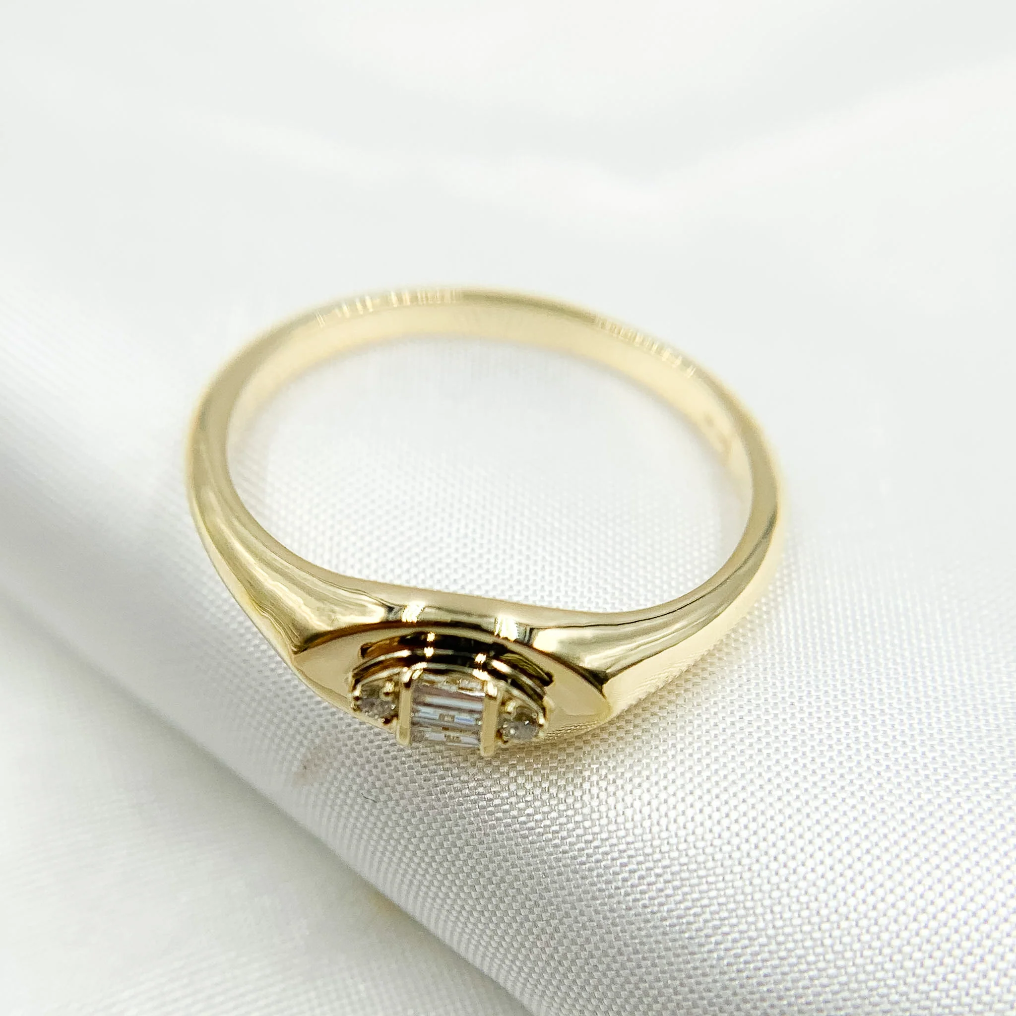 14K Solid Gold & Diamond Ring. RN414316 - Image 5