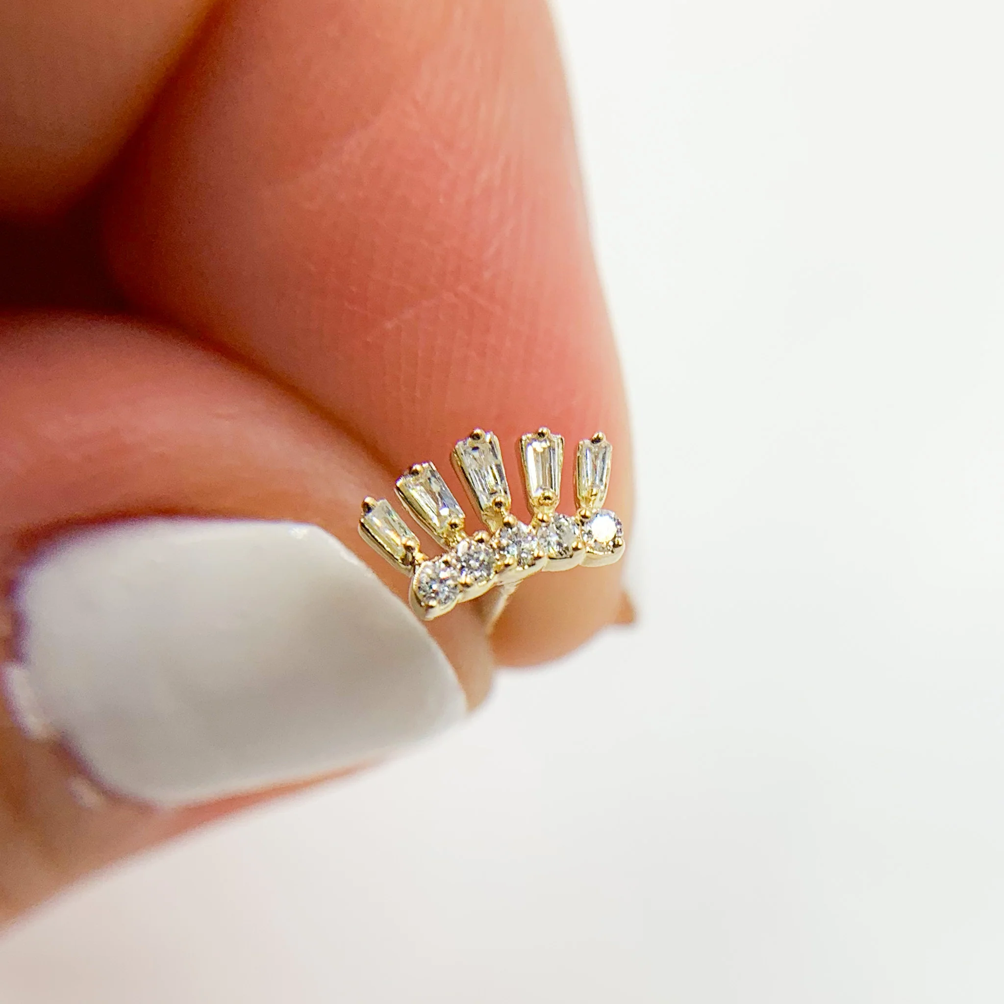 EFD54271. 14k Solid Gold Diamond Stud Earrings - Image 5
