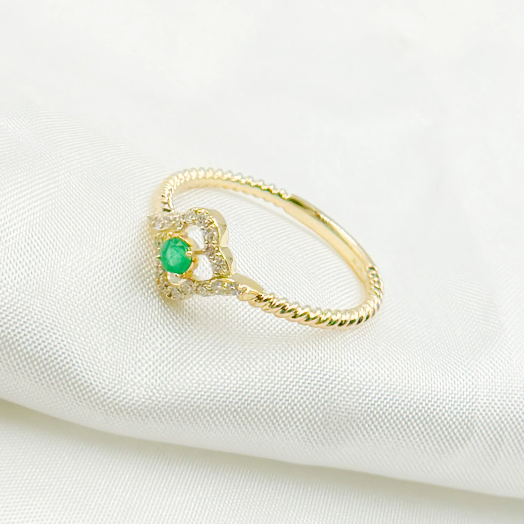 RN412971. 14K Solid Yellow Gold Diamond and Emerald Flower Ring - Image 3