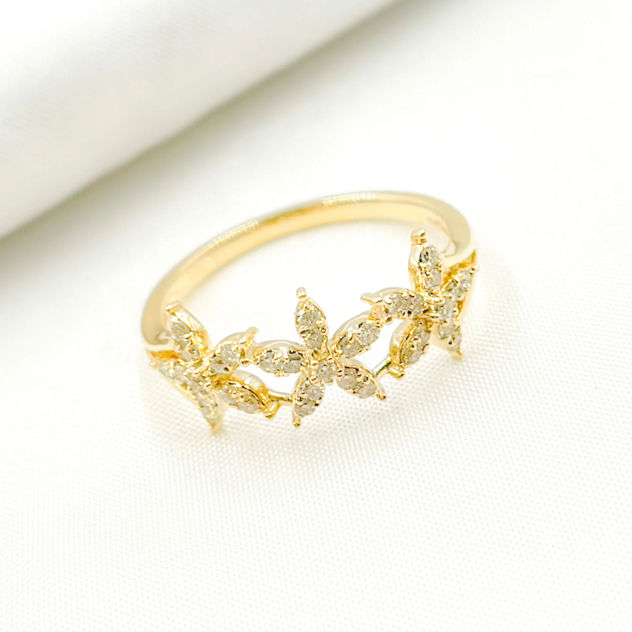 RFE18097. 14K Solid Yellow Gold Diamond Flower Ring - Image 3