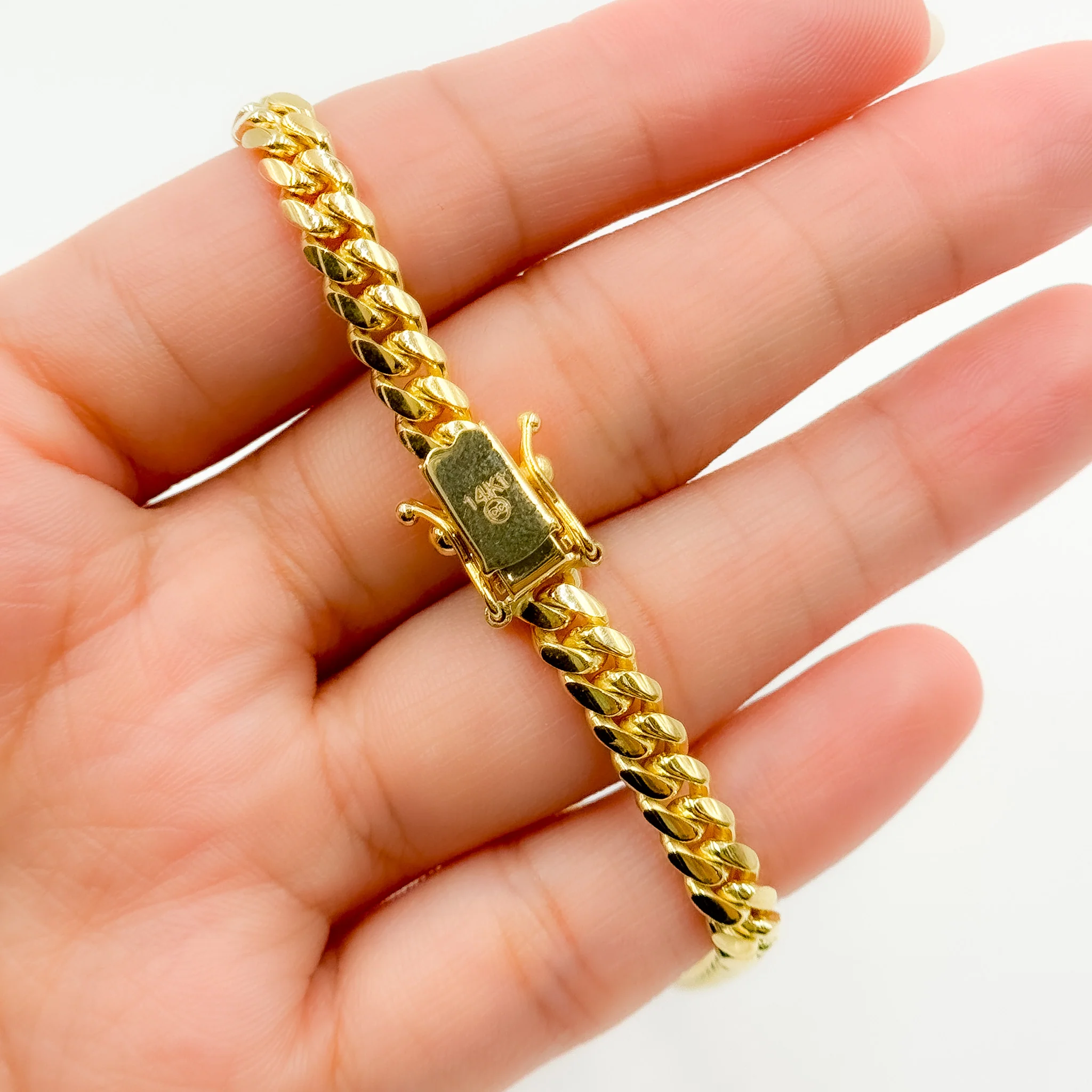 150R04GGA3BOXBracelet. 14K Solid Yellow Gold Flat Curb Link Bracelet
