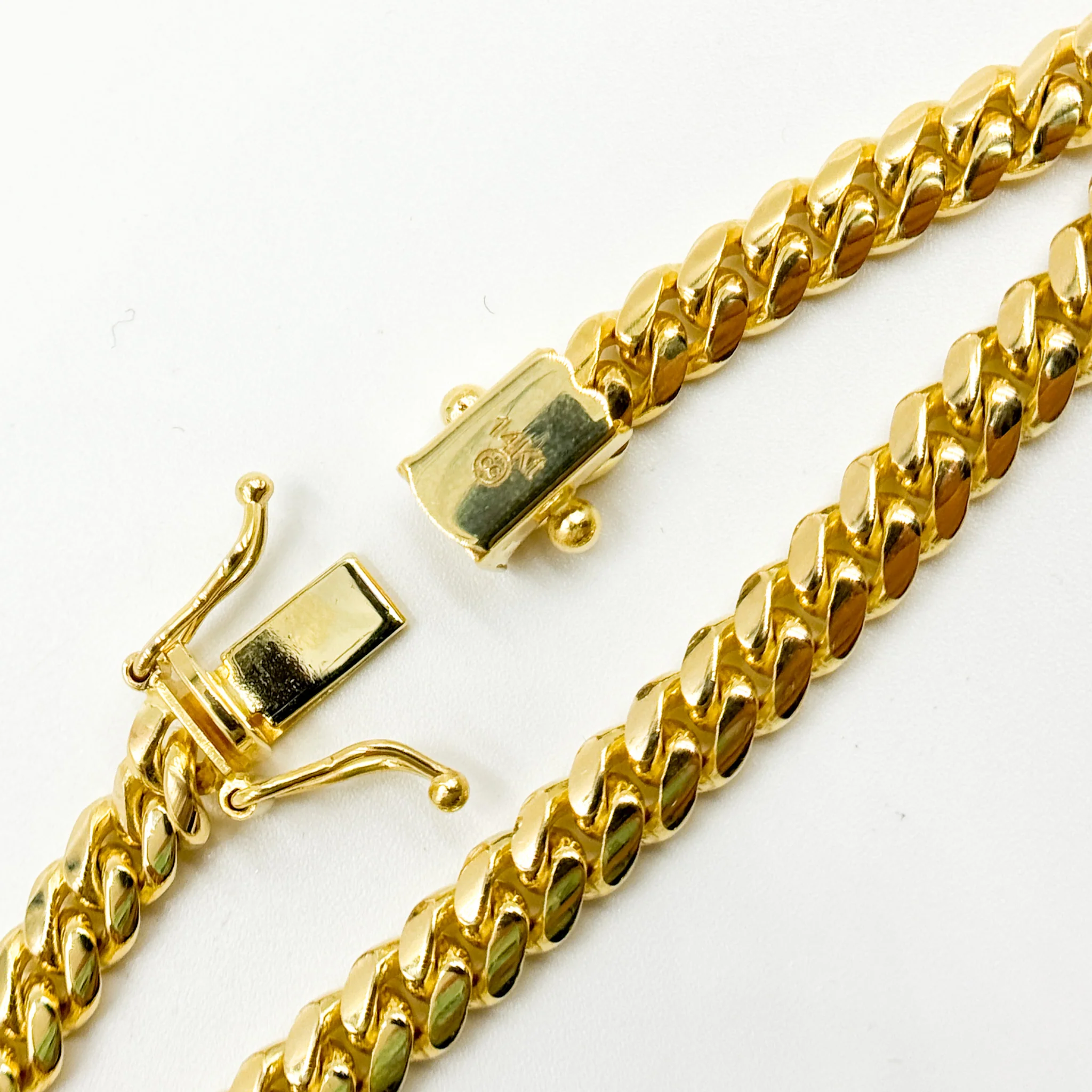 150R04GGA3BOXBracelet. 14K Solid Yellow Gold Flat Curb Link Bracelet - Image 3