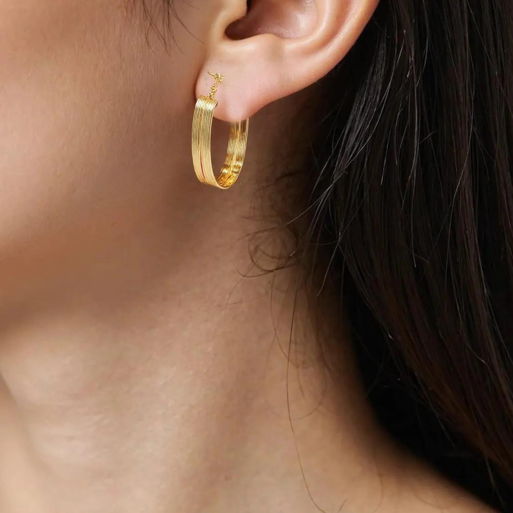 15850022147. 14K Solid Gold Smooth and Ribbed Rectangular Hollow Hoop Earrings