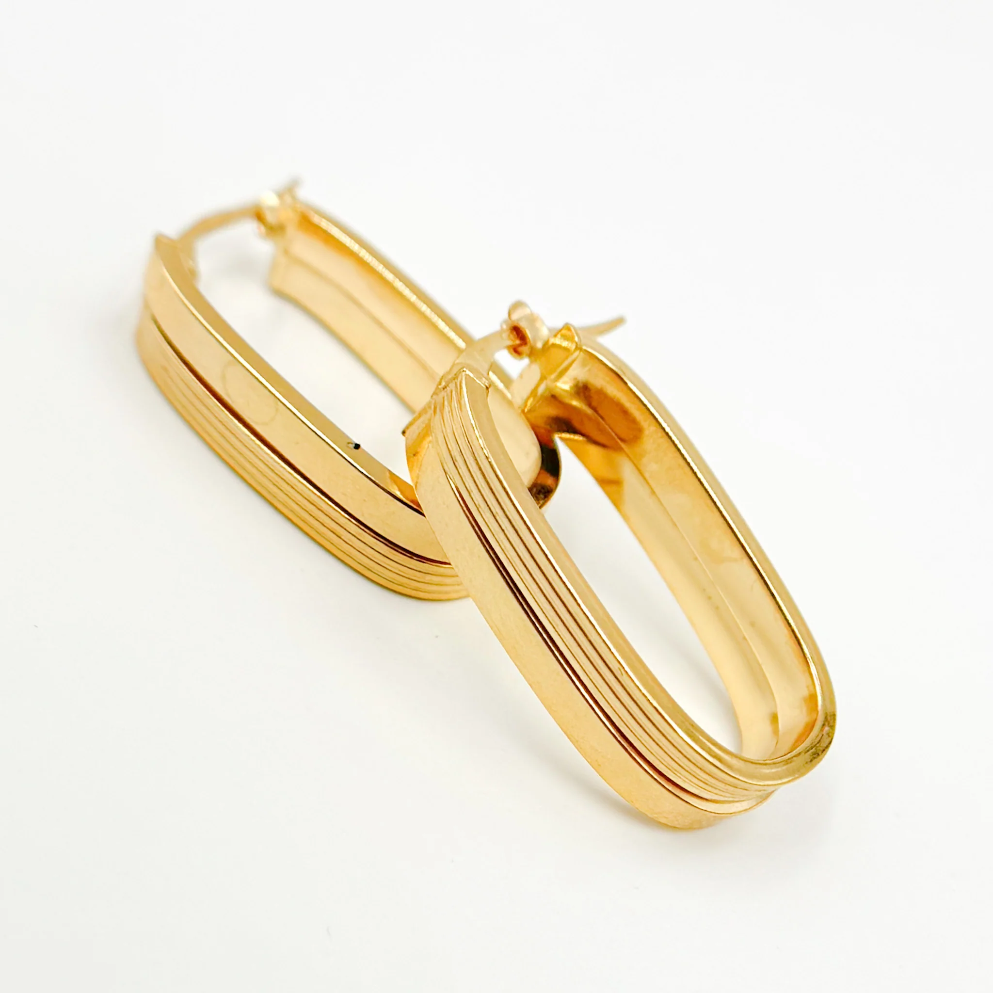 15850022147. 14K Solid Gold Smooth and Ribbed Rectangular Hollow Hoop Earrings - Image 2
