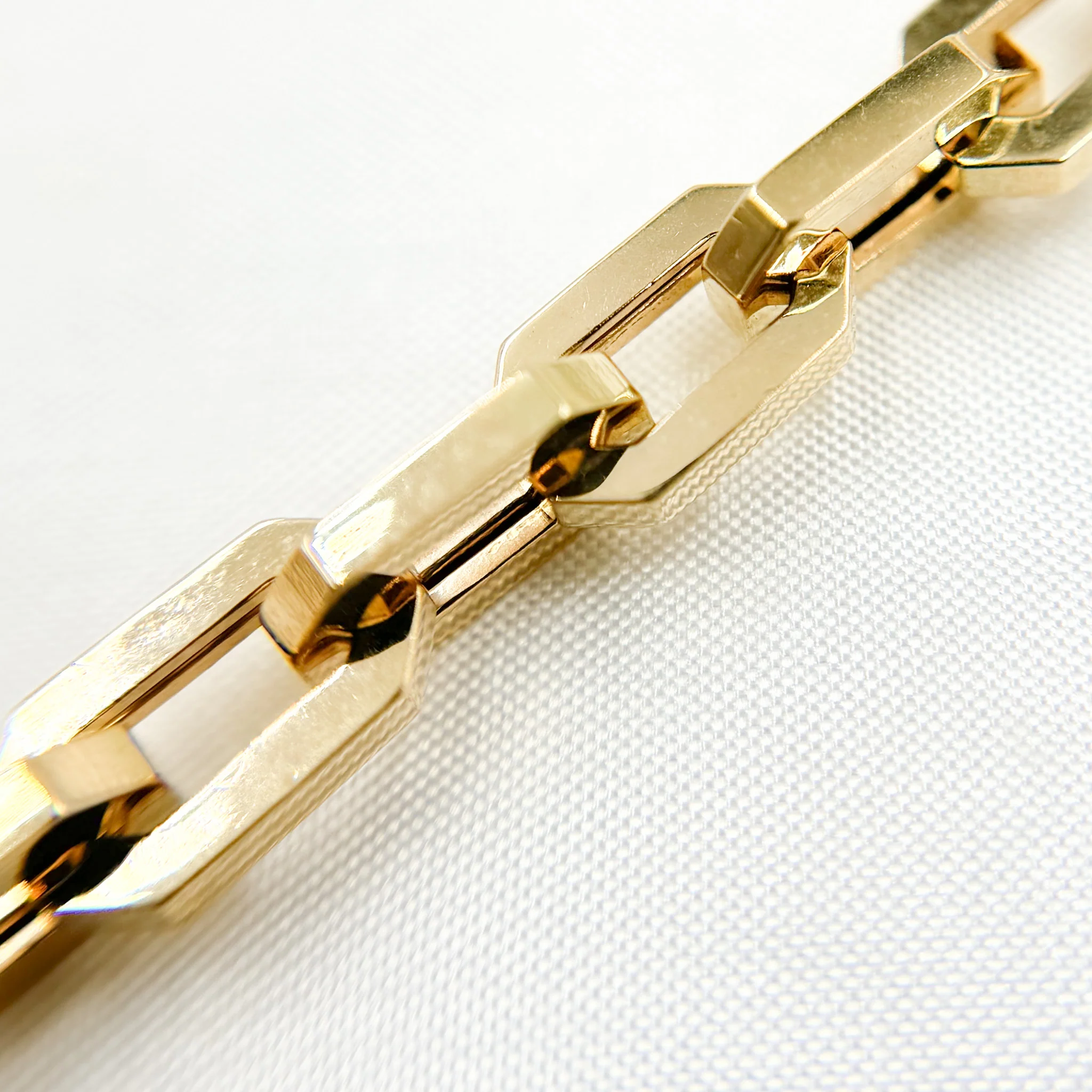 2104037C1. 14K Solid Hollow Gold Diamond Cut Cable Link Chain - Image 2