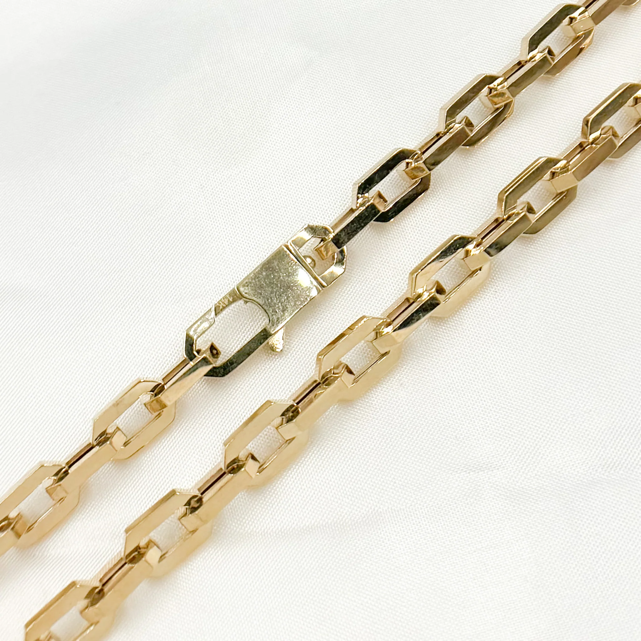 2104037C1. 14K Solid Hollow Gold Diamond Cut Cable Link Chain - Image 3