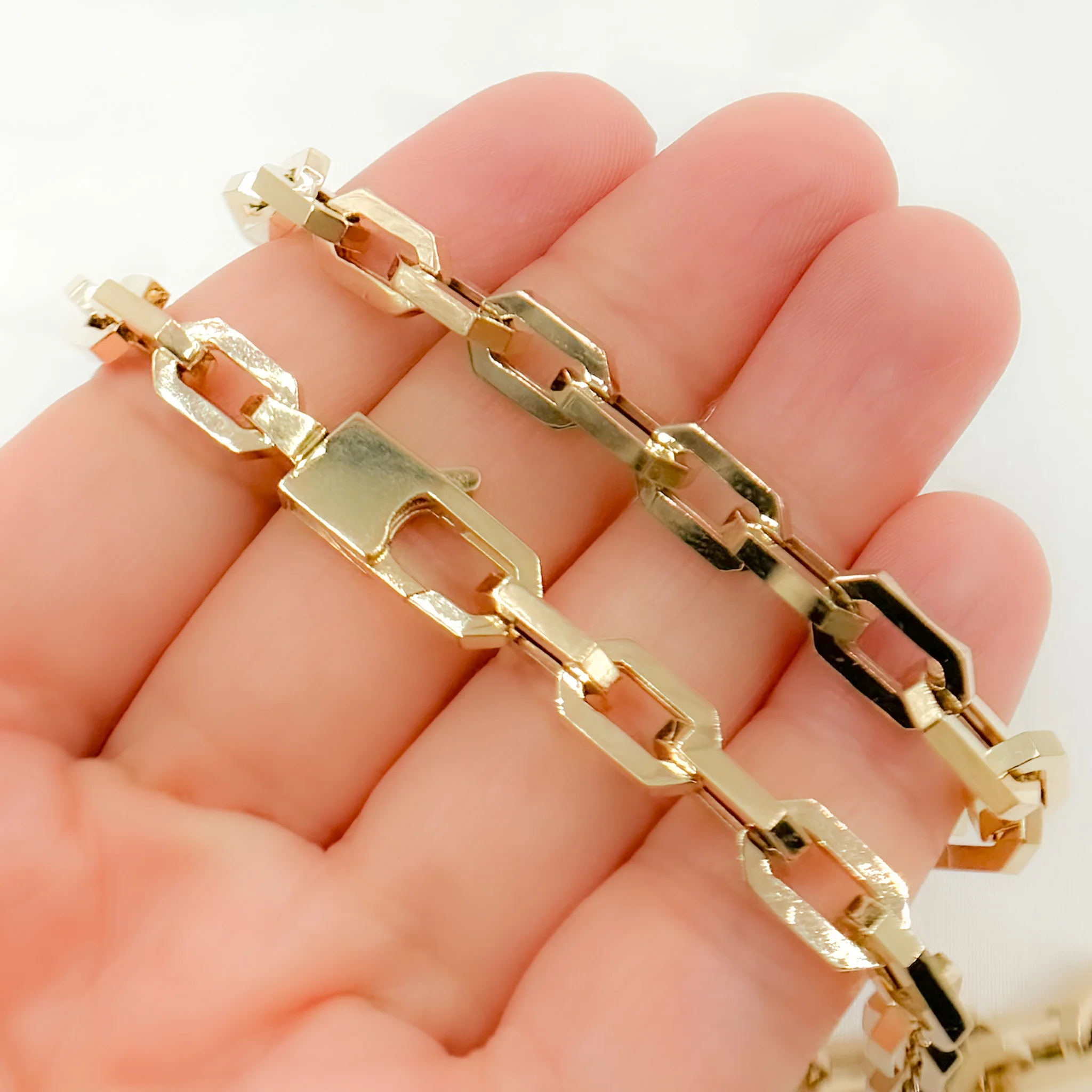2104037C1. 14K Solid Hollow Gold Diamond Cut Cable Link Chain - Image 4