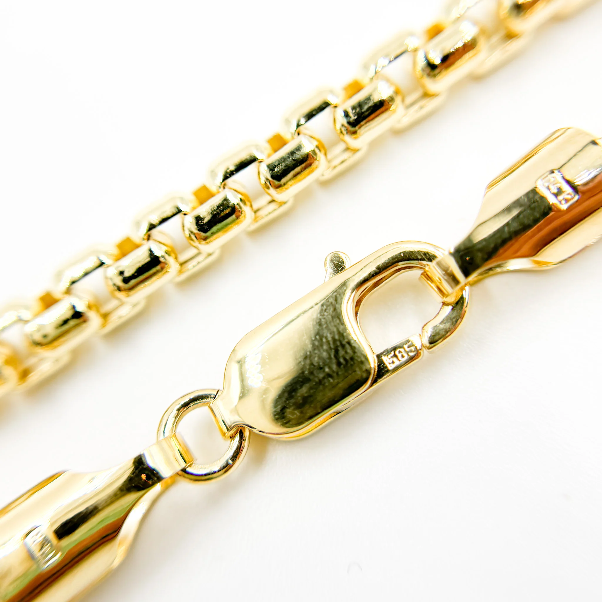 270HVI0934000. 14k Solid Yellow Gold Venezian Hollow Box Link Chain - Image 5