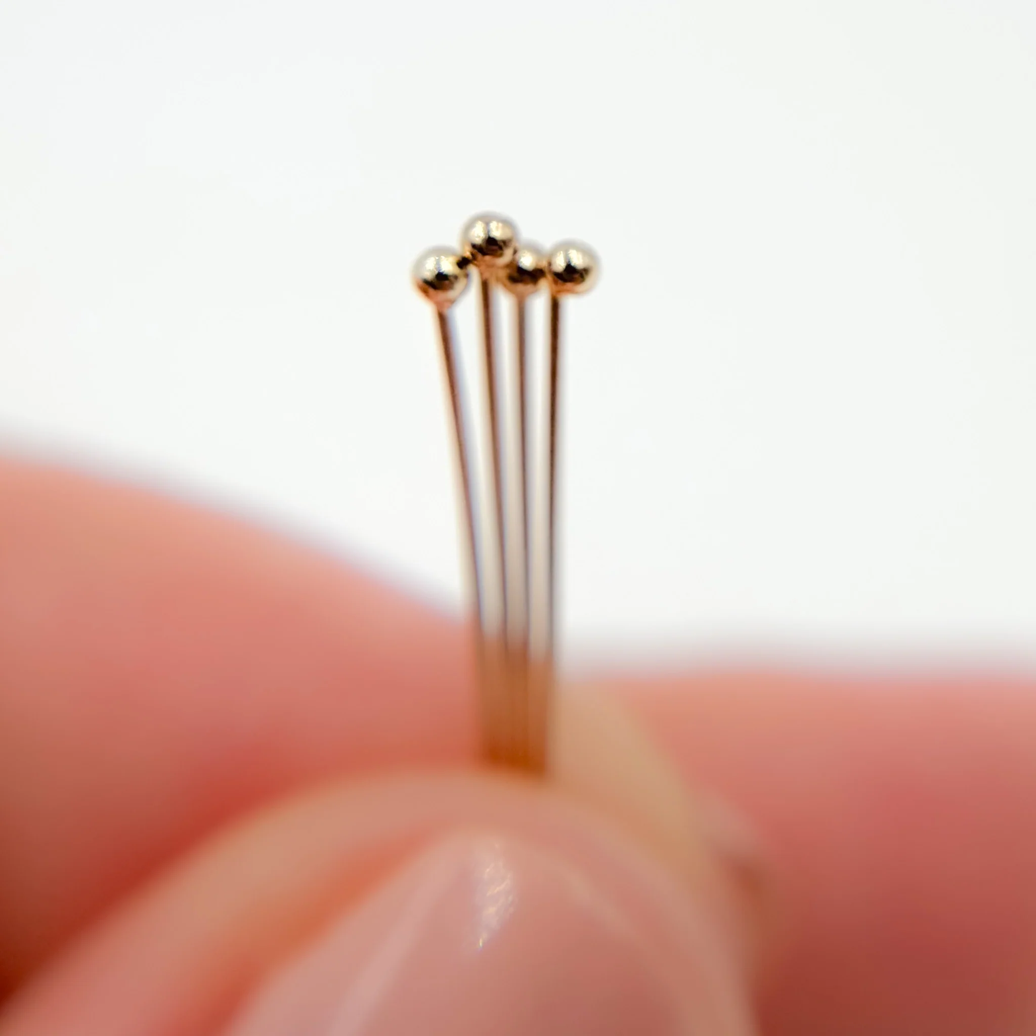 4005376B. 24 Gauge Gold-filled Ball 1 Inch Headpin - Image 4