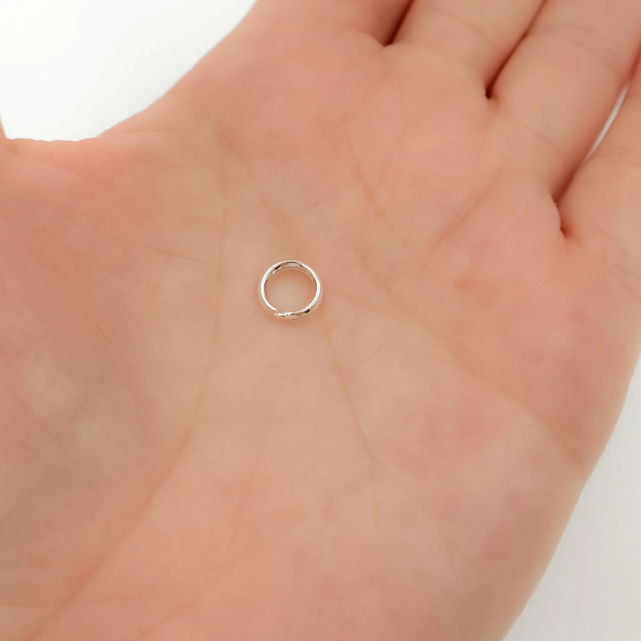 5002170A. 7MM White Silver Split Ring