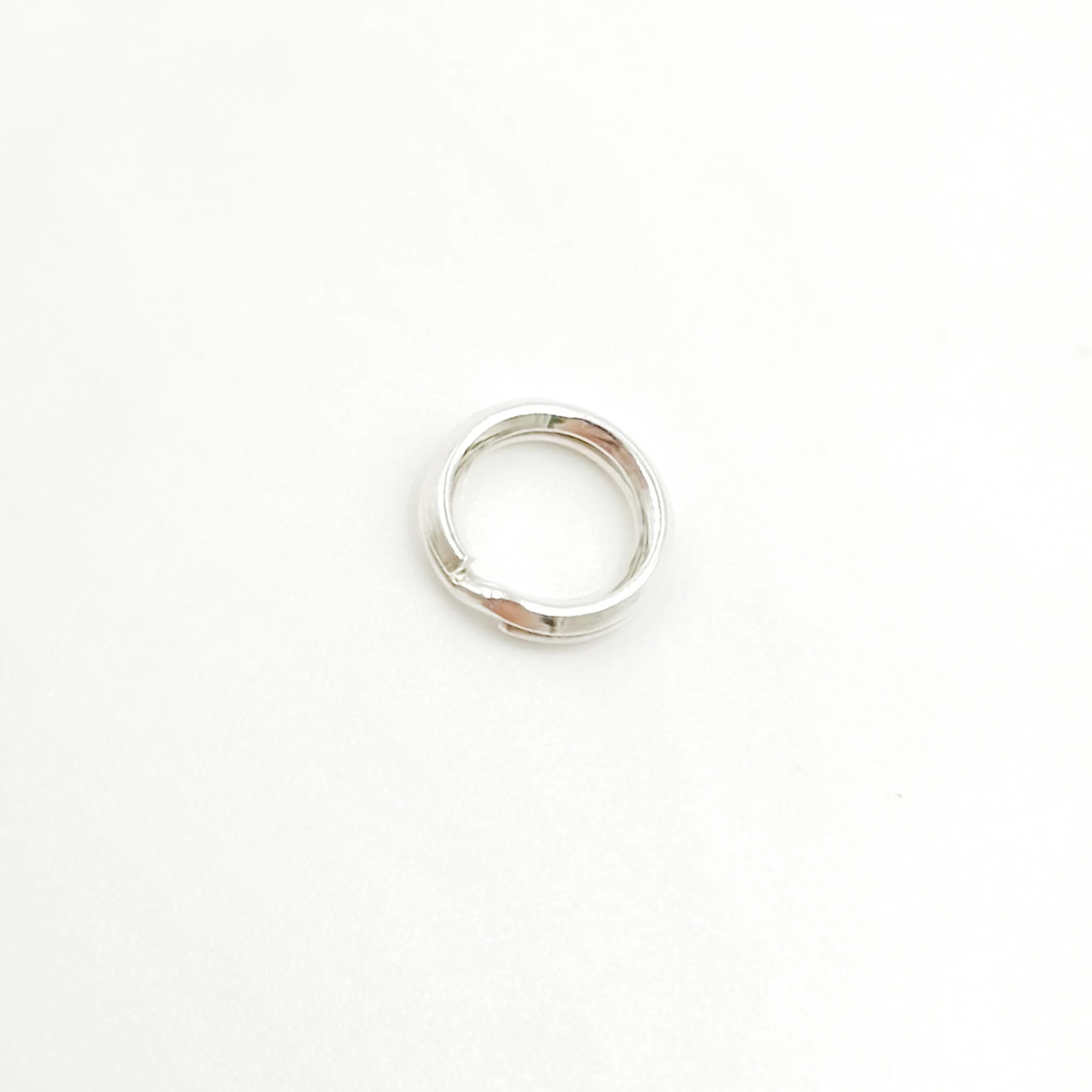 5002170A. 7MM White Silver Split Ring - Image 2