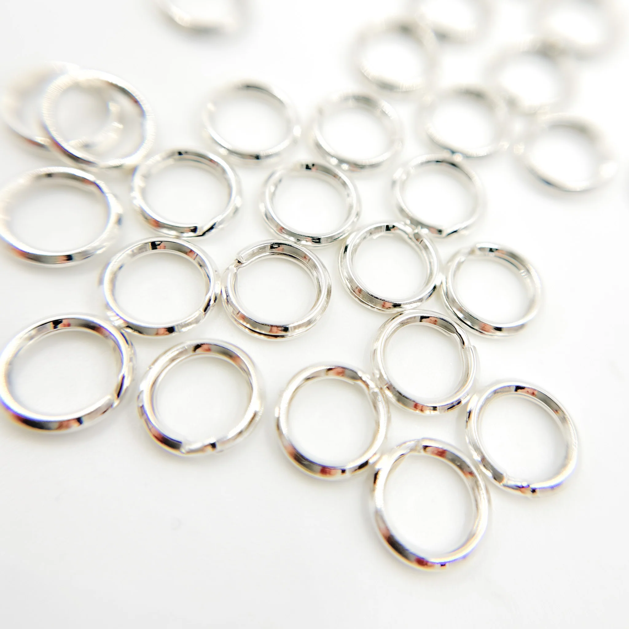 5002170A. 7MM White Silver Split Ring - Image 3