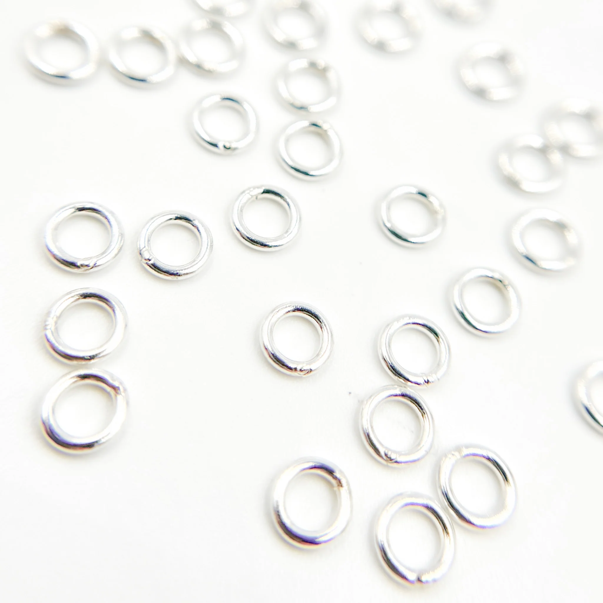 50045251C. 4MM 17Gauge White Sterling Silver Close Jump Ring - Image 3