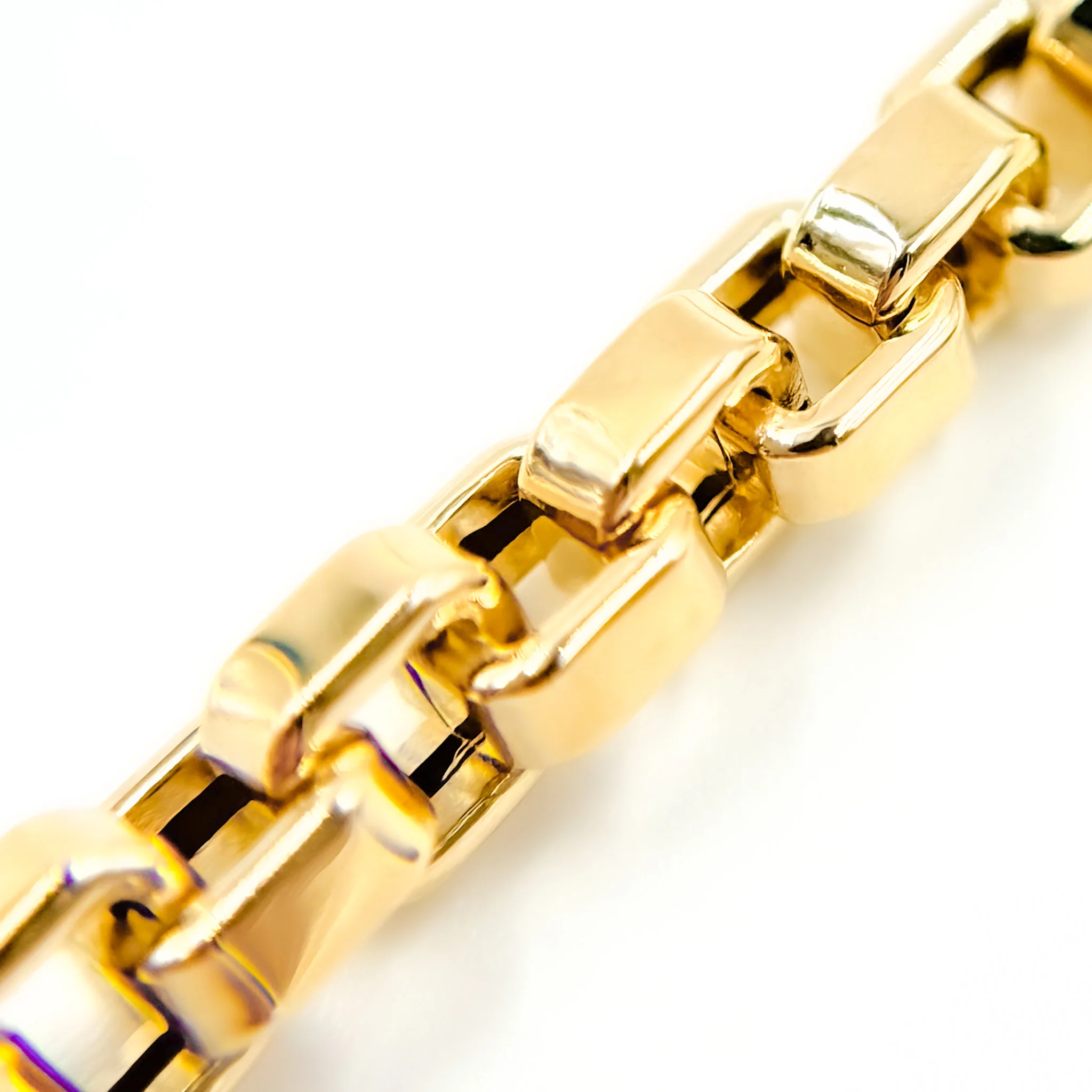 568/A311. 14K Solid Gold Hollow Box Link Necklace - Image 3