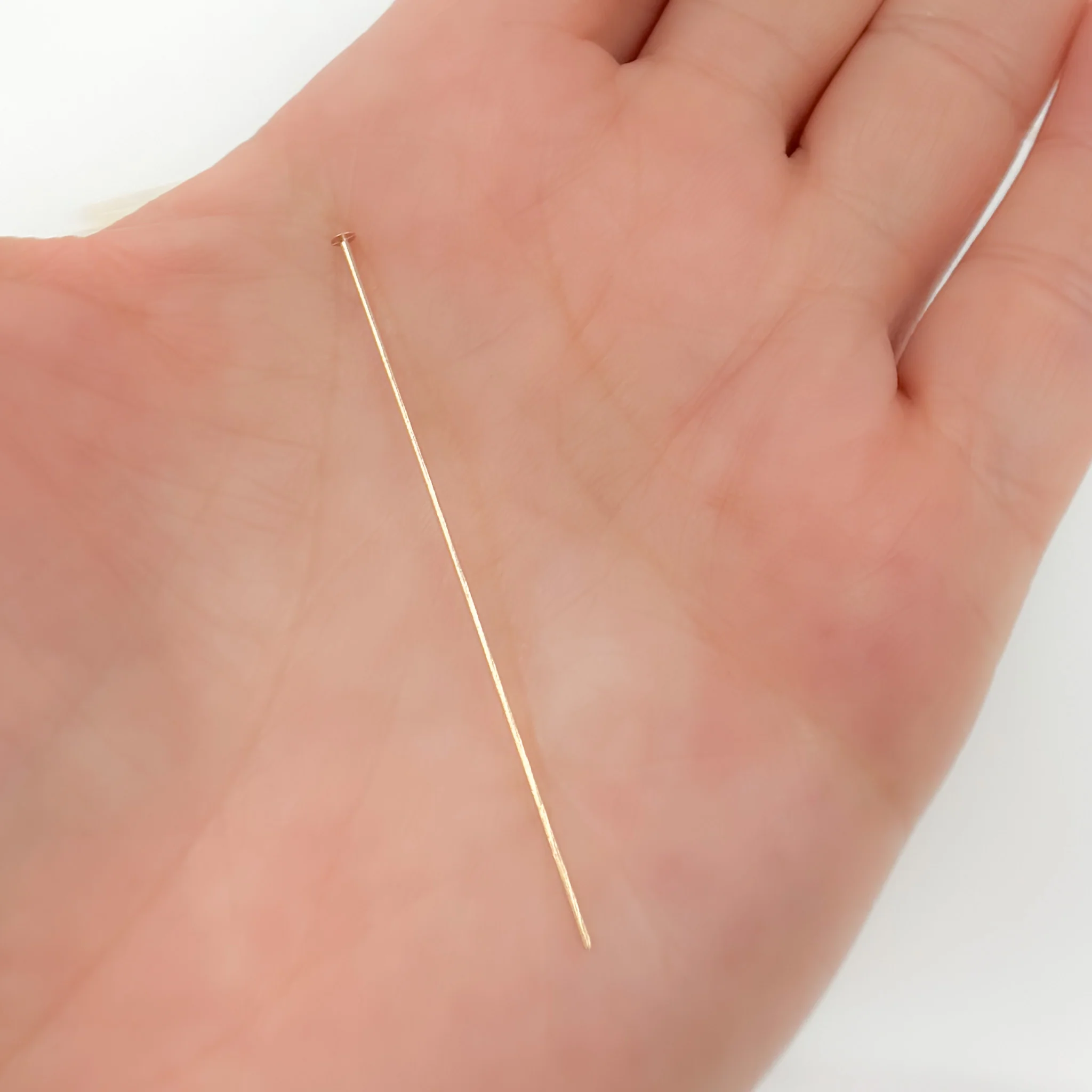 716C2.00. 26 Gauge Gold-filled Flat 2 Inch Headpin