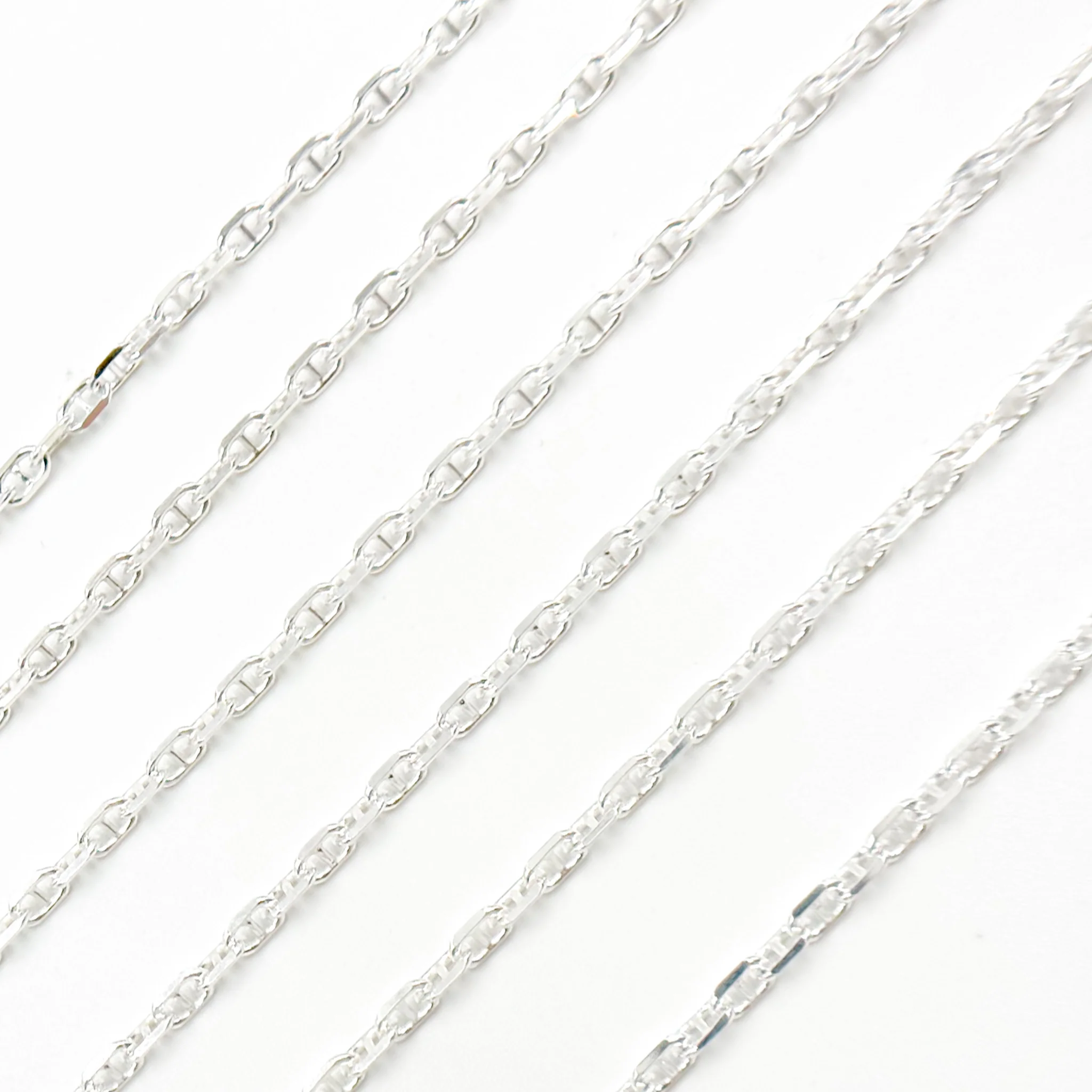 Y70SS. Sterling Silver Diamond Cut Marina Chain - Image 3