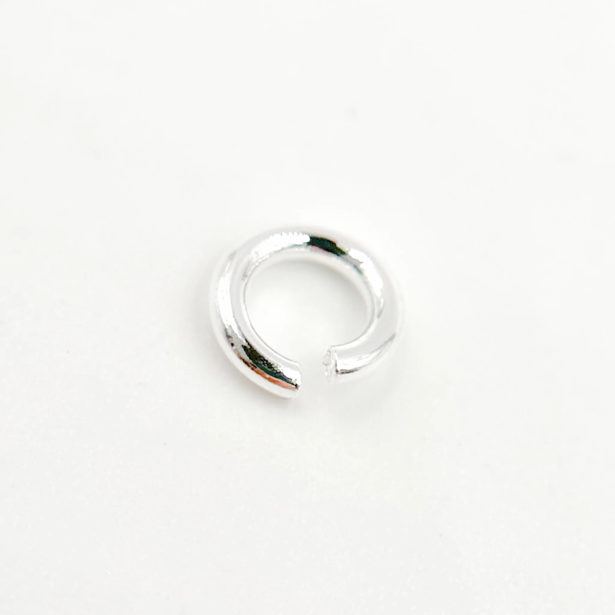 5004461. 4MM 20Gauge White Sterling Silver Open Jump Ring - Image 2