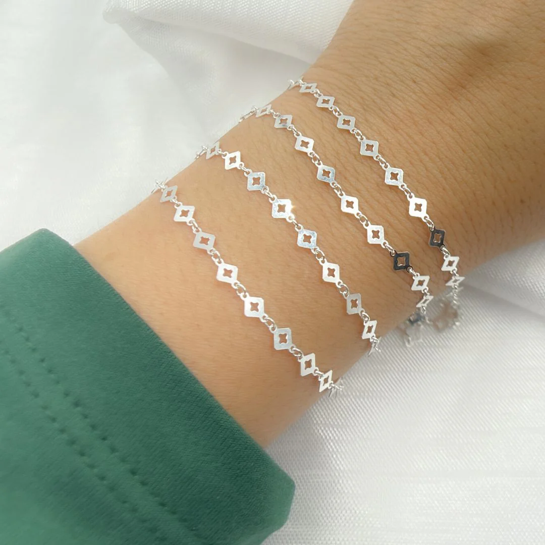 V18SS. Sterling Silver Patterned Diamond Shape Link Chain - Image 2