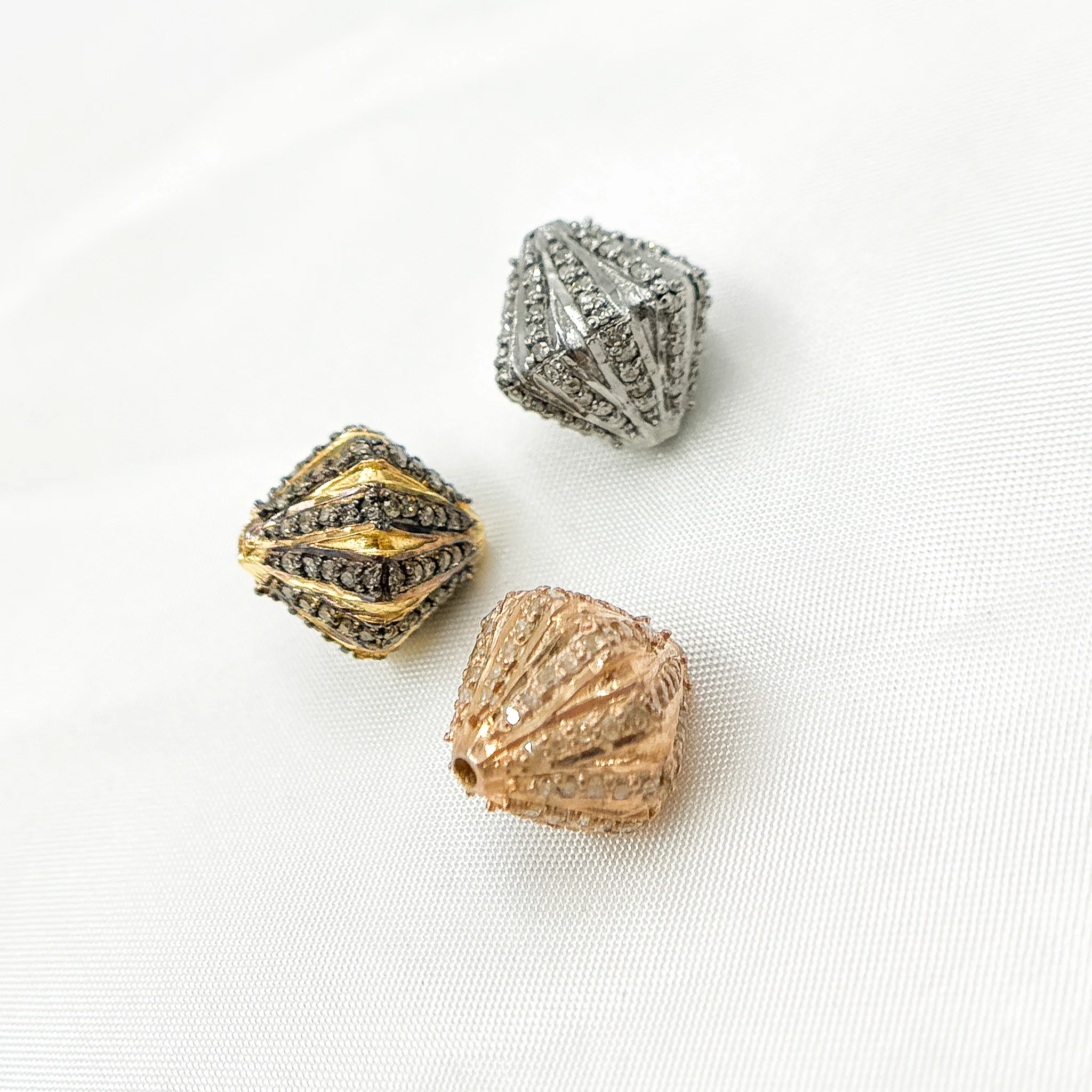 DC599. Diamond & Sterling Silver Rhombus Shape Bead