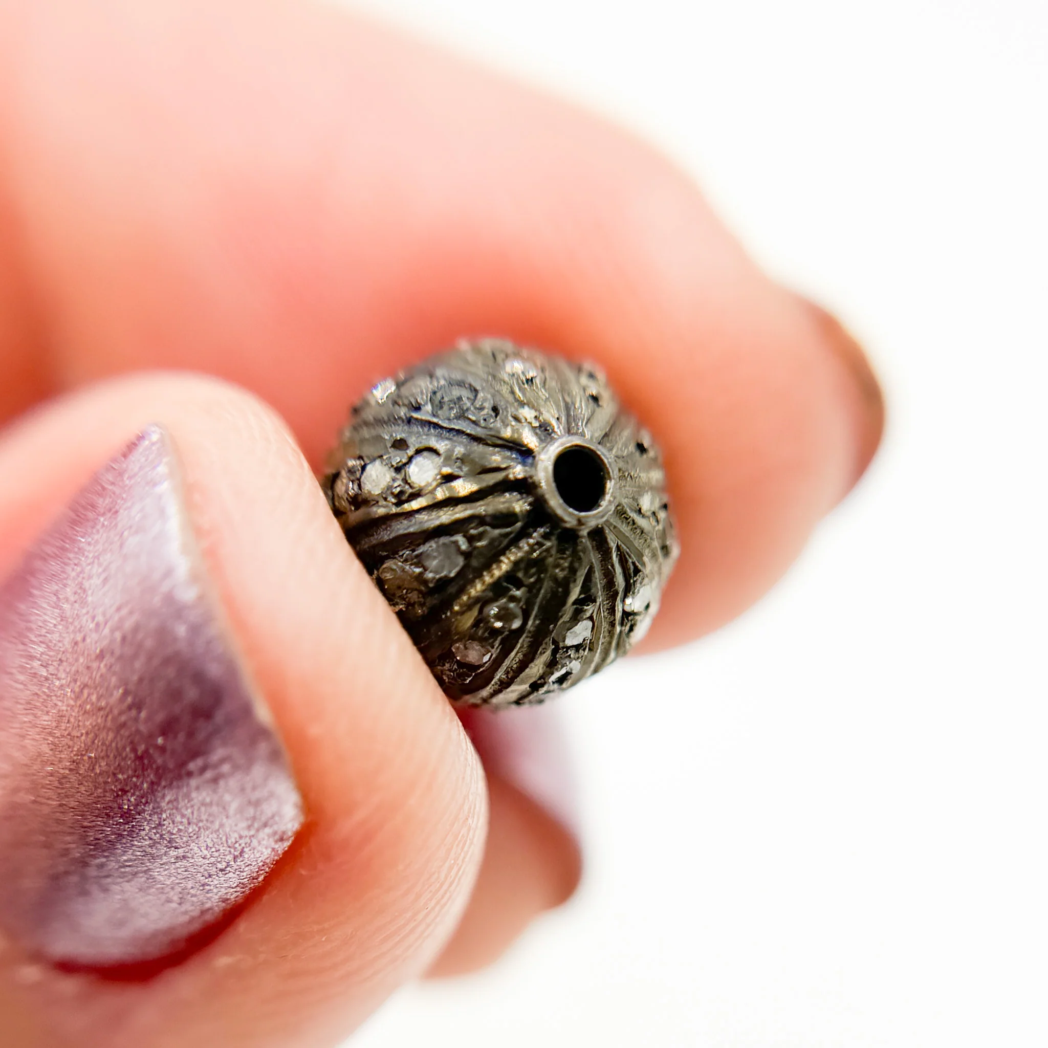 DC820. Diamond & Sterling Silver Round Bead - Image 7