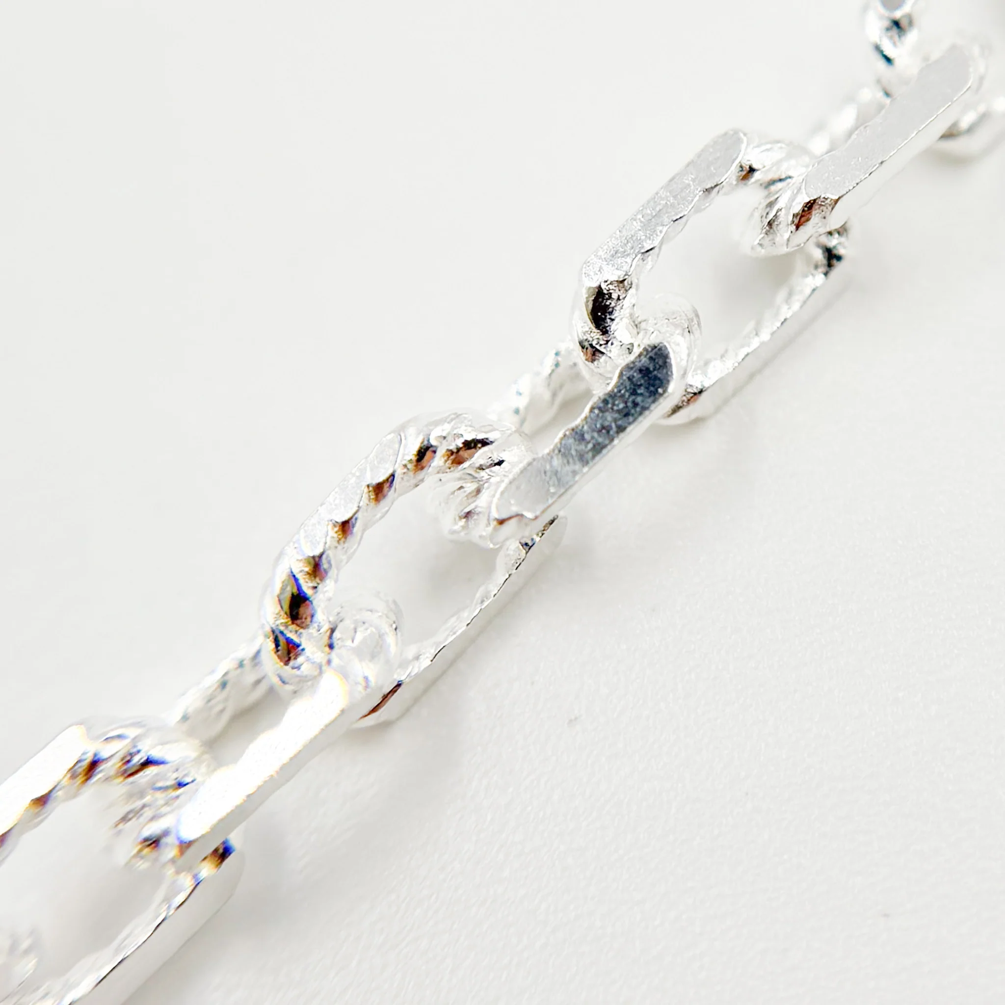 V33SS. Sterling Silver Twisted & Diamond Cut Rectangle Chain - Image 3