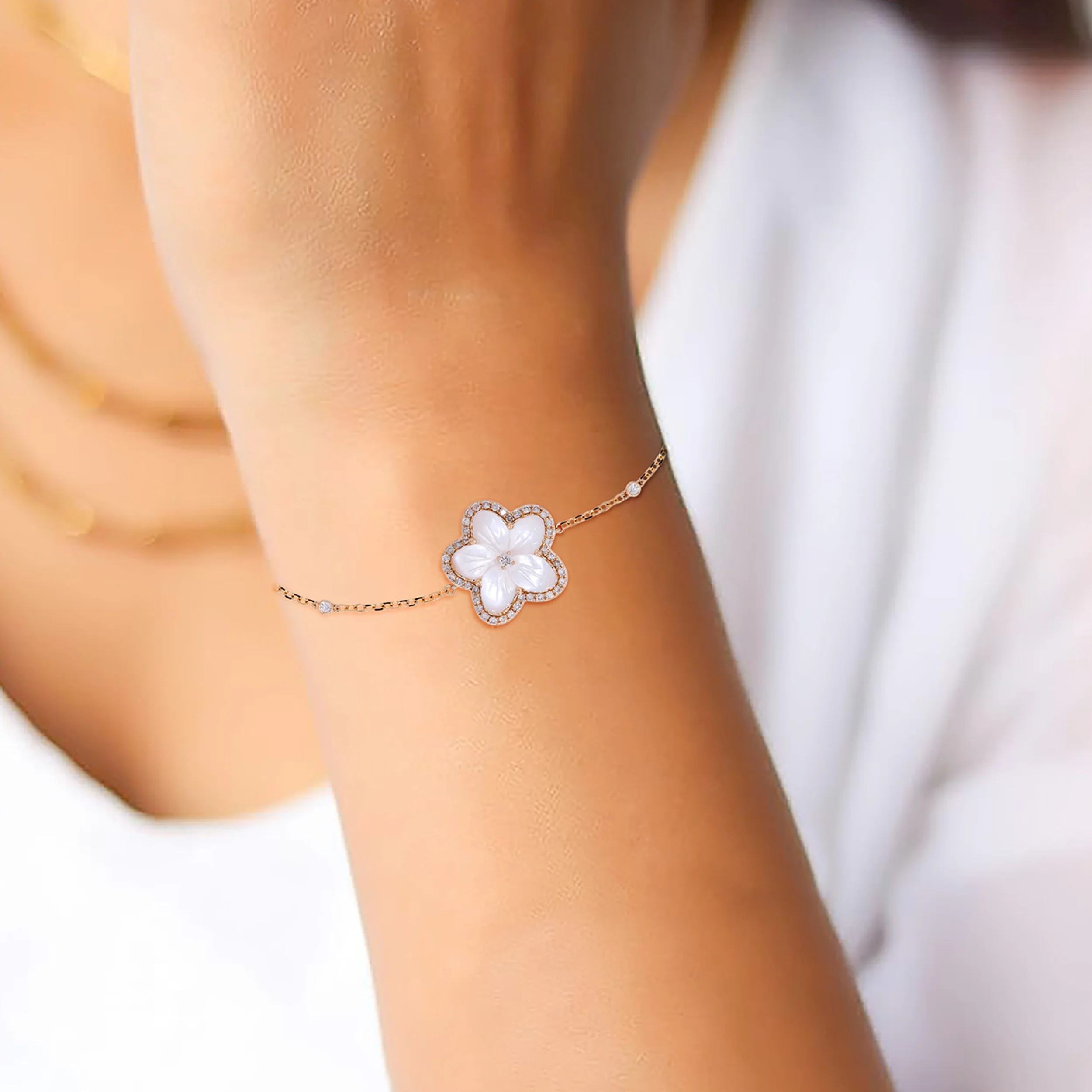 BFG60926PL. 14K Solid Gold Diamond and Mother of Pearl Flower Bracelet - Image 2